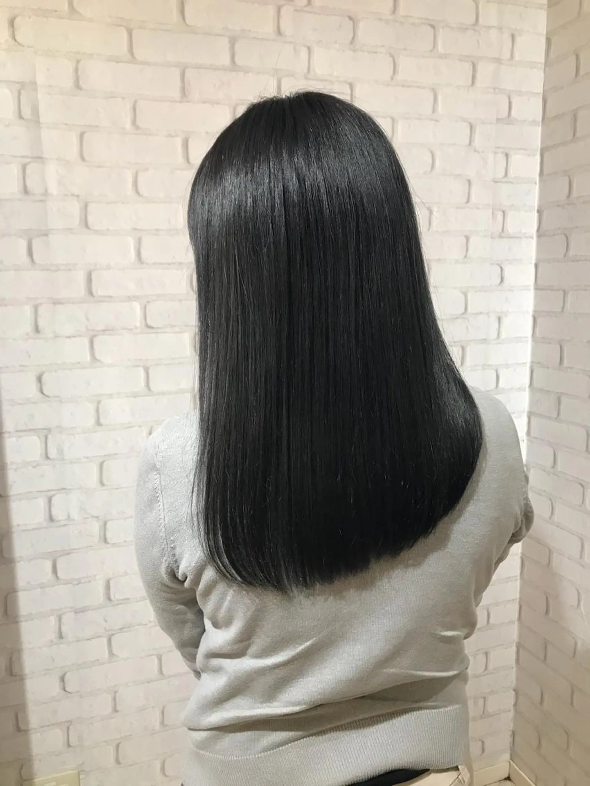 ミディアム カラー アッシュ ネイビーカラー エクステ（レミー毛） NINEのヘアスタイル