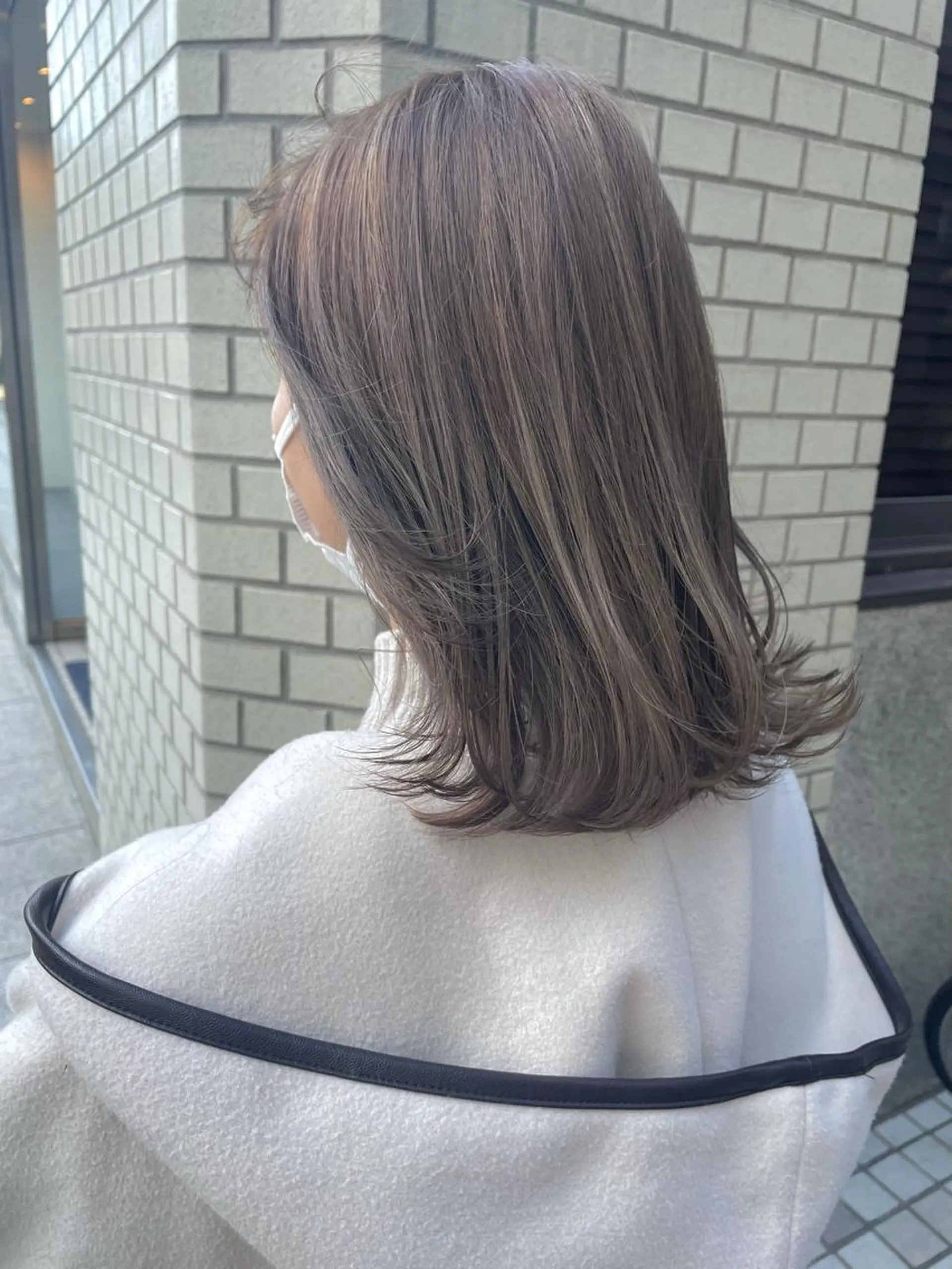 ミディアム ハイライト sherry【シェリー】所属・miho 大国町 柔らかハイトーン💛のヘアスタイル