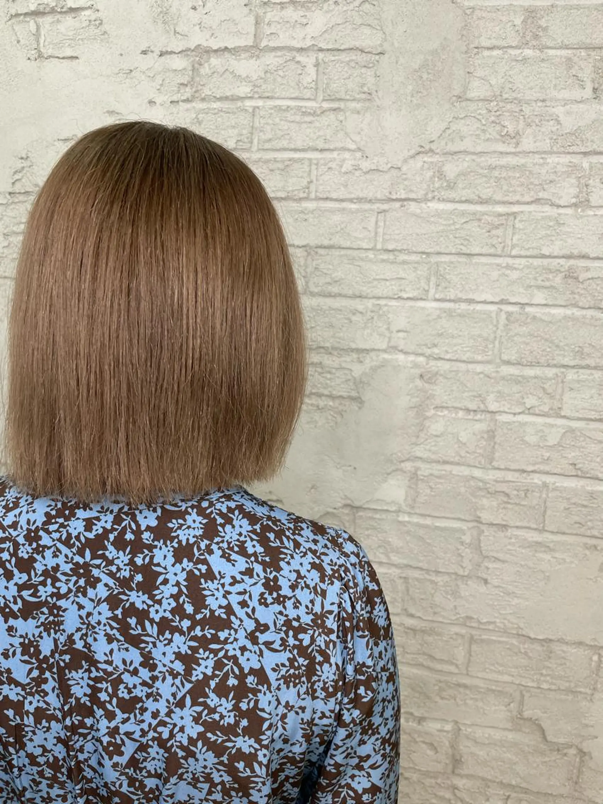 ミディアム カラー ベージュカラー ダブルカラー イルミナカラー ミルクティーベージュ カット ブリーチ特化 ハイトーンRYOYAのヘアスタイル