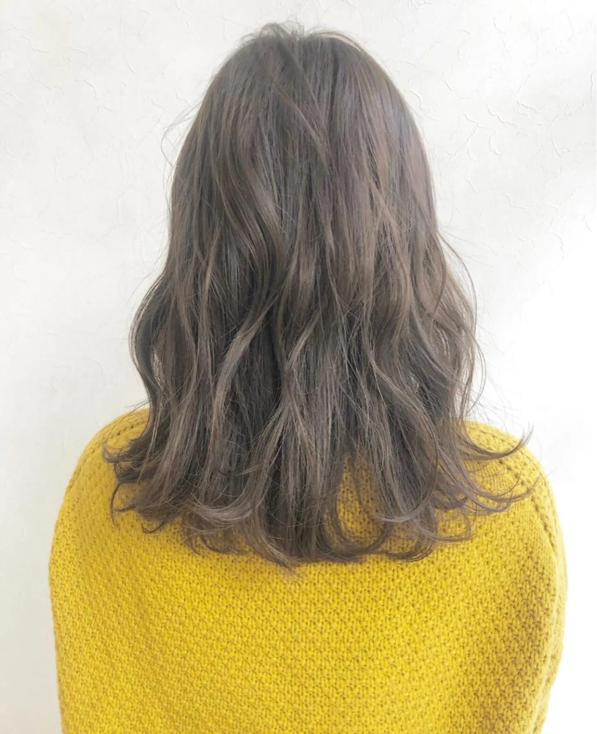 セミロング カラー nakahara madokaのヘアスタイル