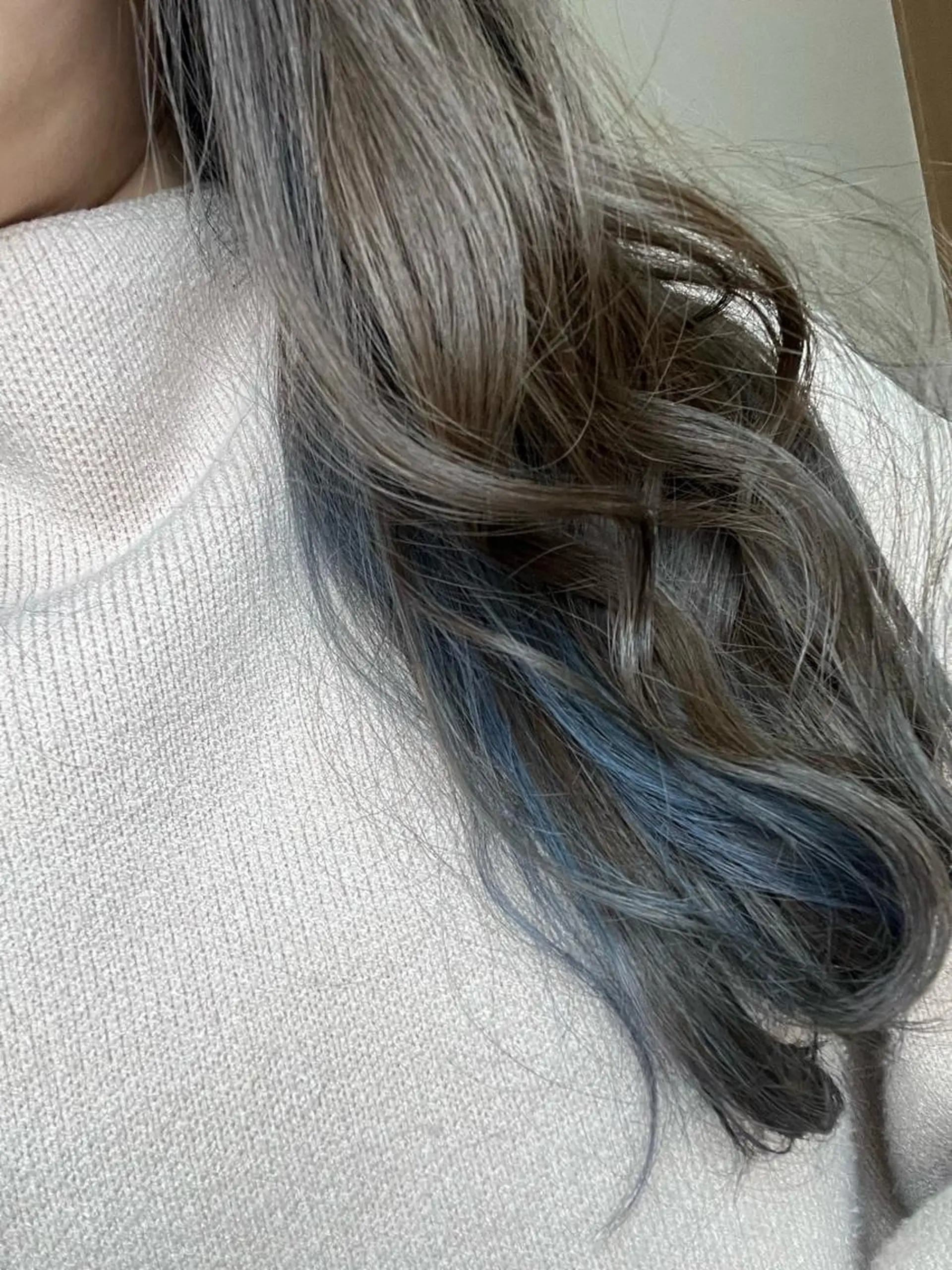 ロング カラー ブルーカラー インナーカラー カット ヘアカラー uni（ウニ）所属・西村 有紗のヘアスタイル