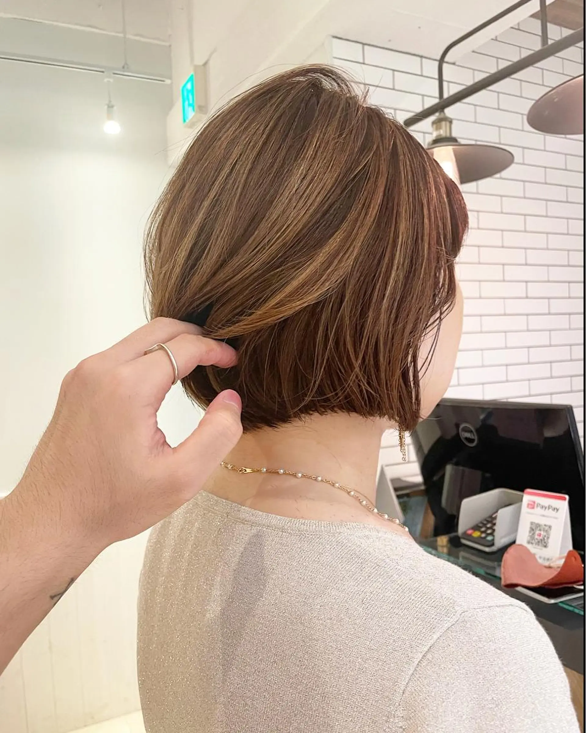 ショート カラー ケアブリーチ/ エクステ/レイヤーのヘアスタイル