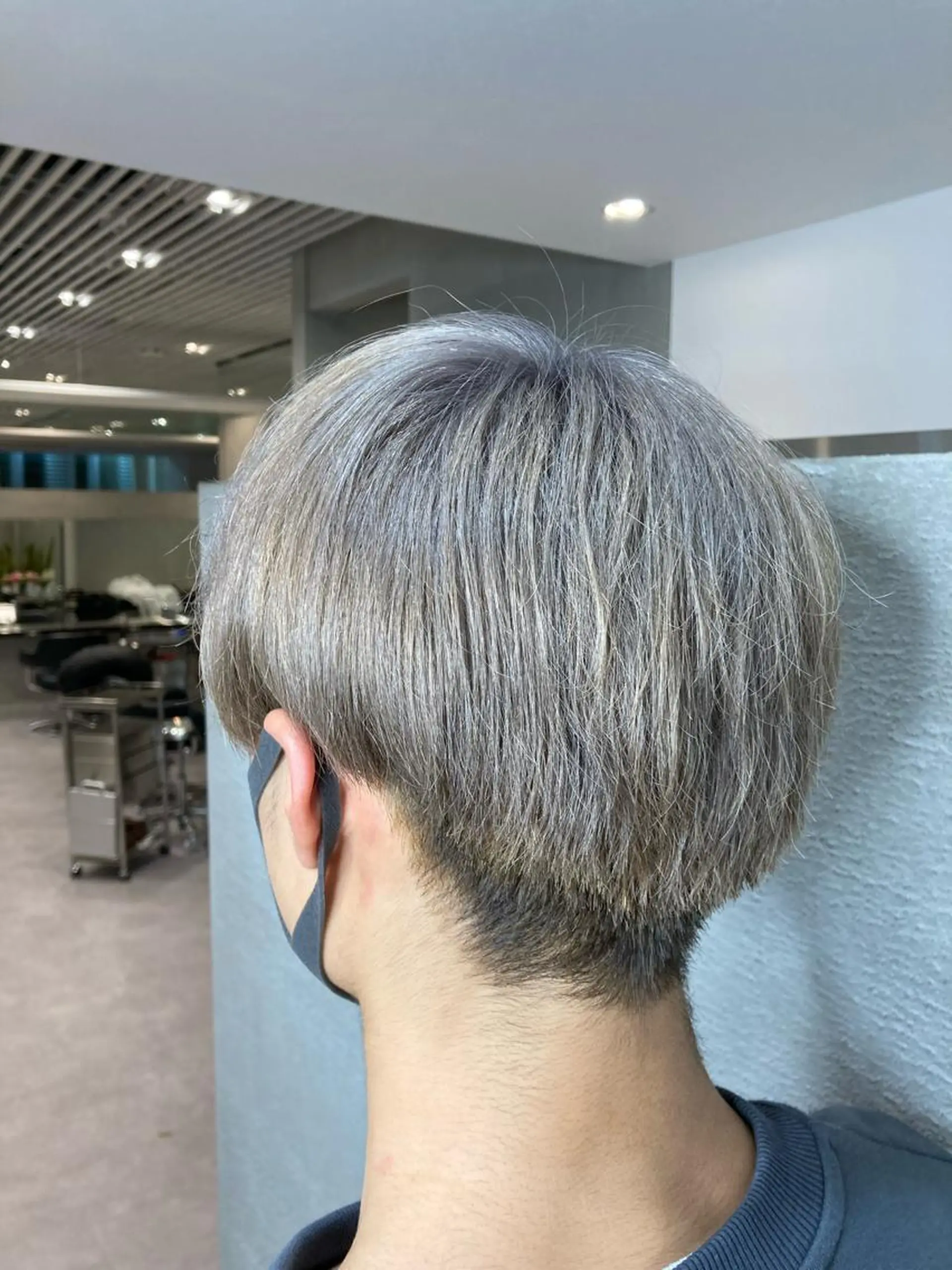 ショート カラー アッシュ アッシュブロンド ブロンド 豊中/メンズ特化 岡田 龍之介のヘアスタイル