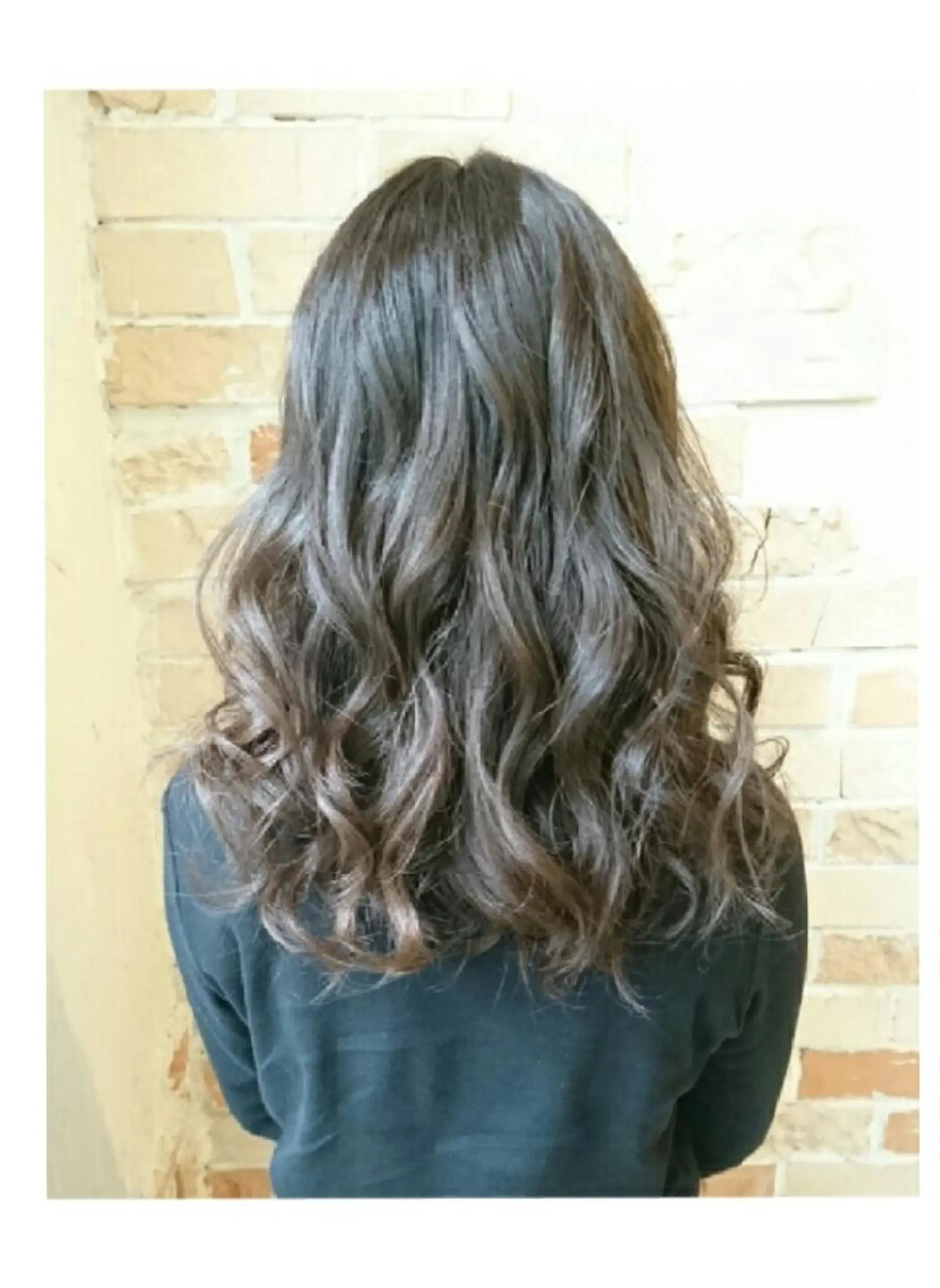 セミロング カラー アッシュ ベージュカラー JIL BLAN 京都所属・RU RIのヘアスタイル