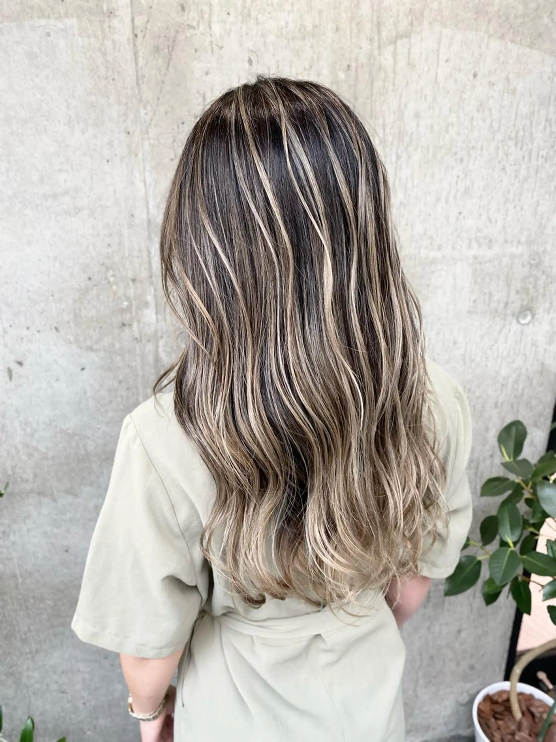 ロング カラー バレイヤージュ レイヤーカット ヘアカラー トリートメント 🌈透明感カラー ✨松田龍也🌈のヘアスタイル