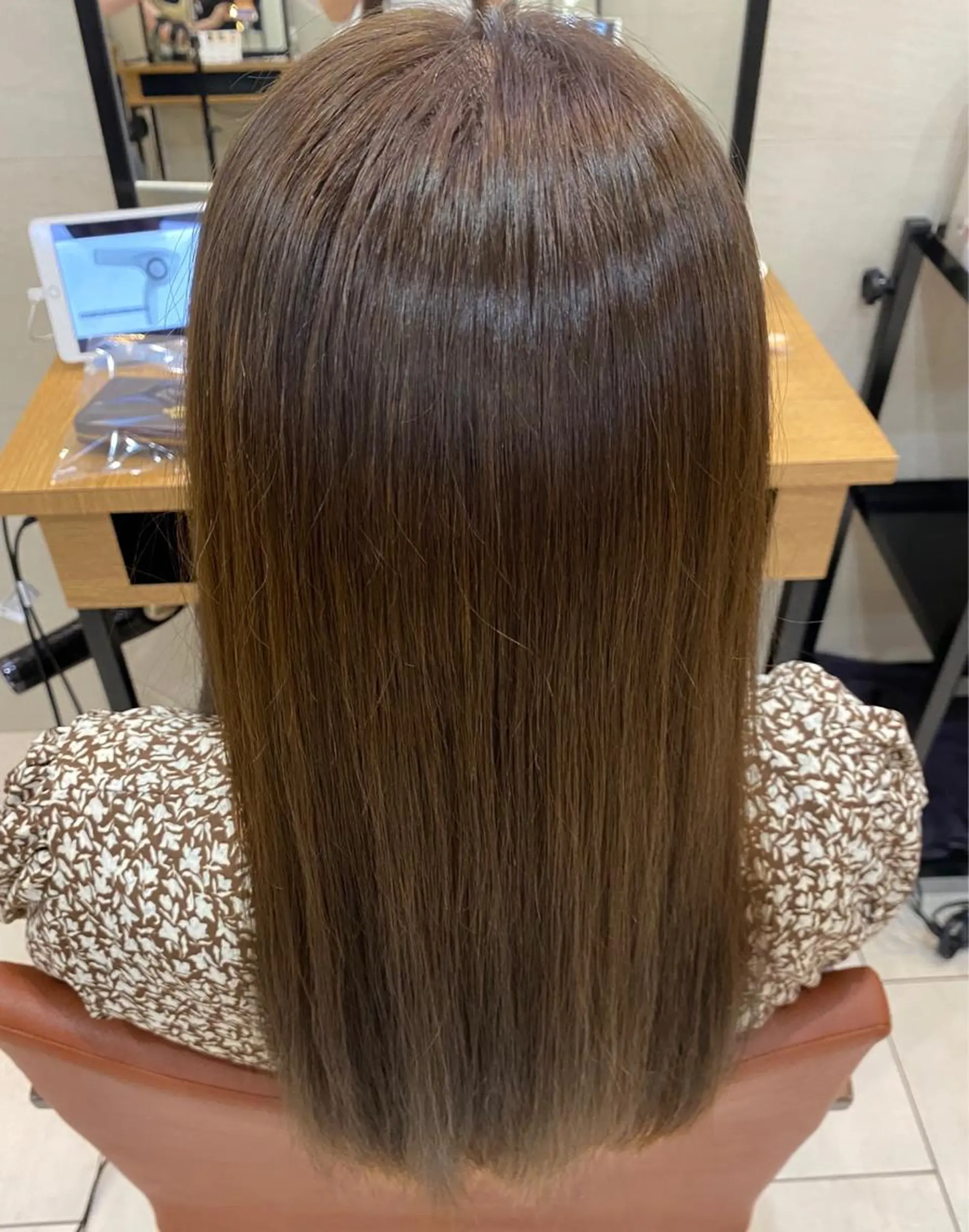 ロング トリートメント あやめ【顔まわり/レ イヤー/柔らかカラ】のヘアスタイル