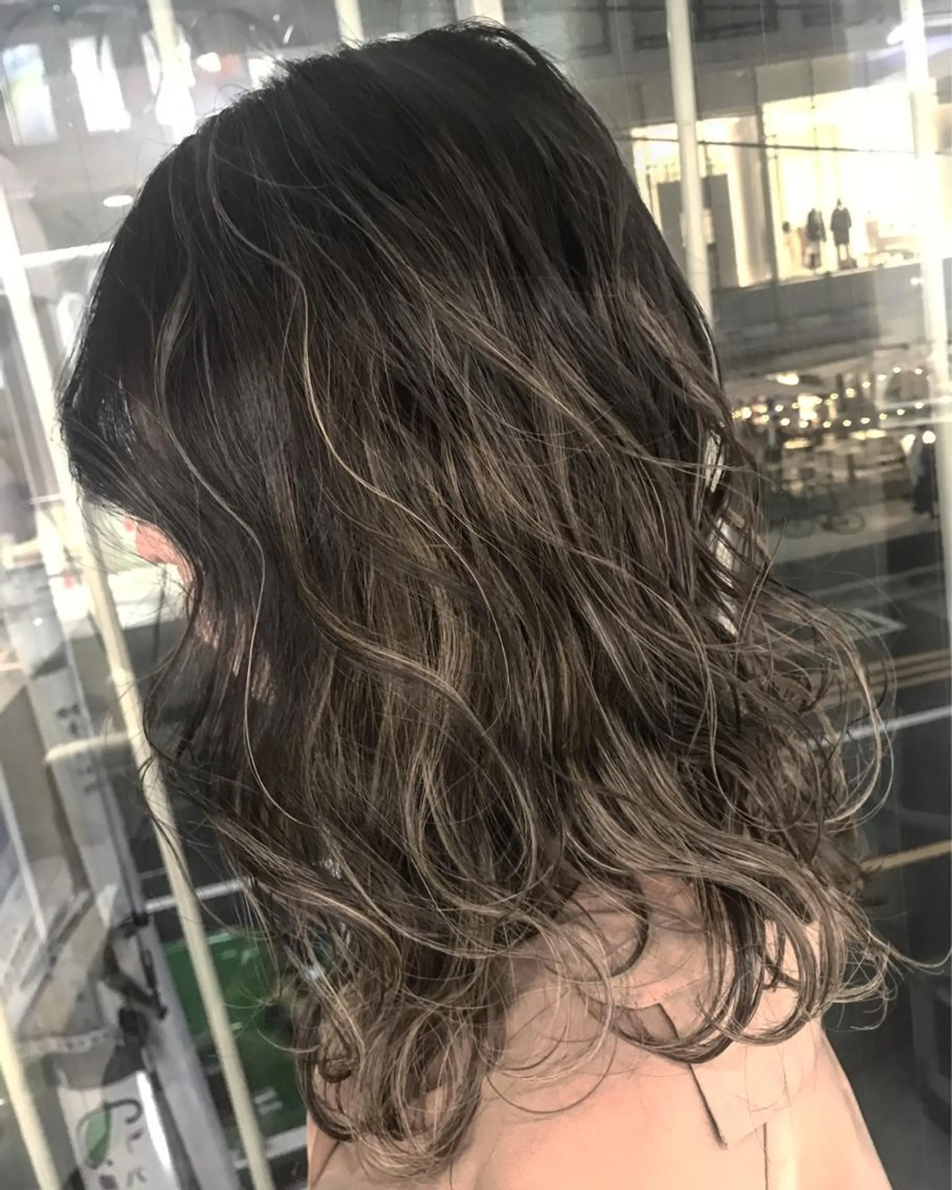 セミロング カラー アディクシーカラー ブリーチ ダブルカラー イルミナカラー トリートメント ヘアカラー トリートメント ヘアセット LAS 代表 ナガカワ コウヘイのヘアスタイル