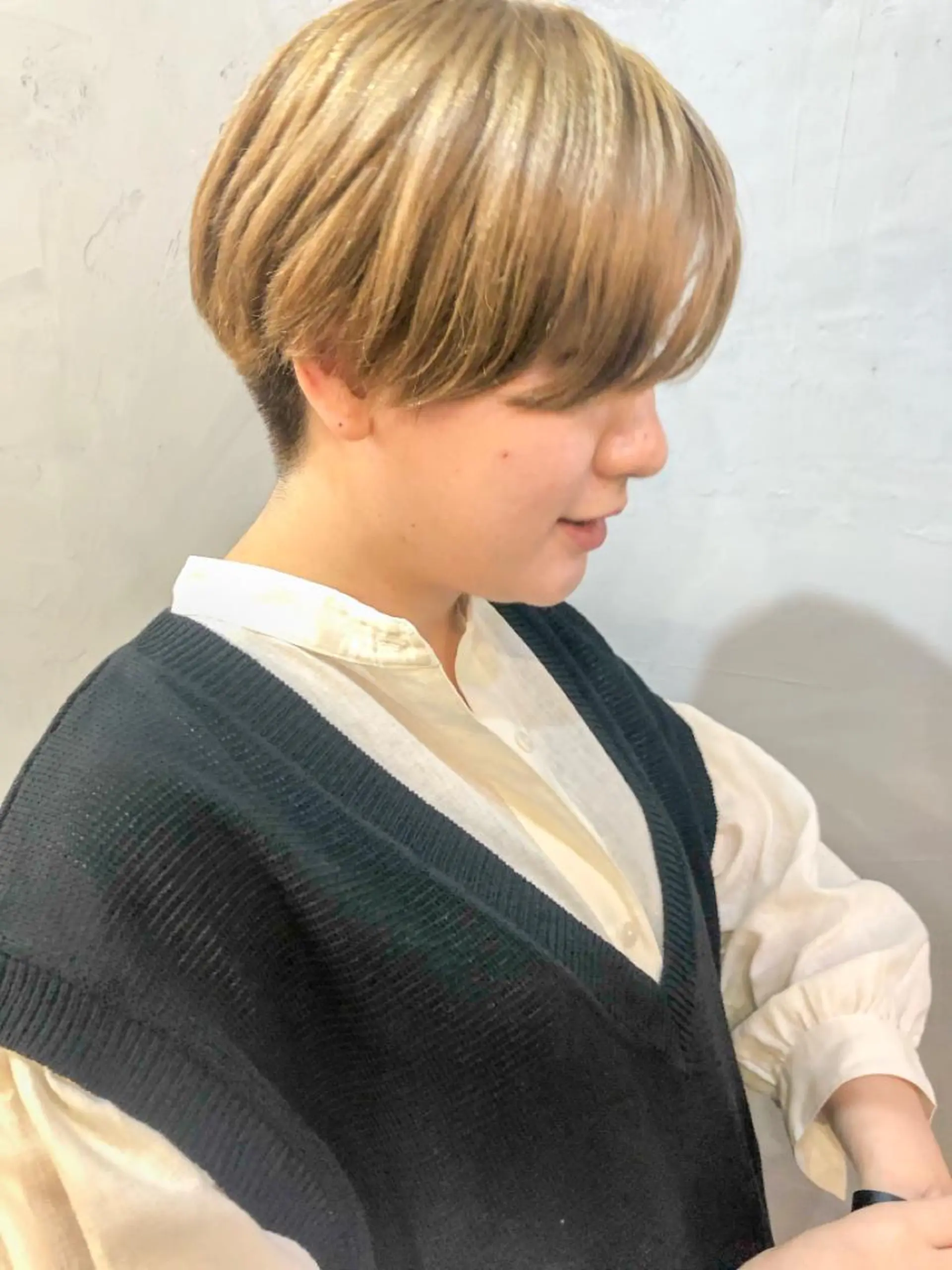 ショート カラー 長井 美佳のヘアスタイル