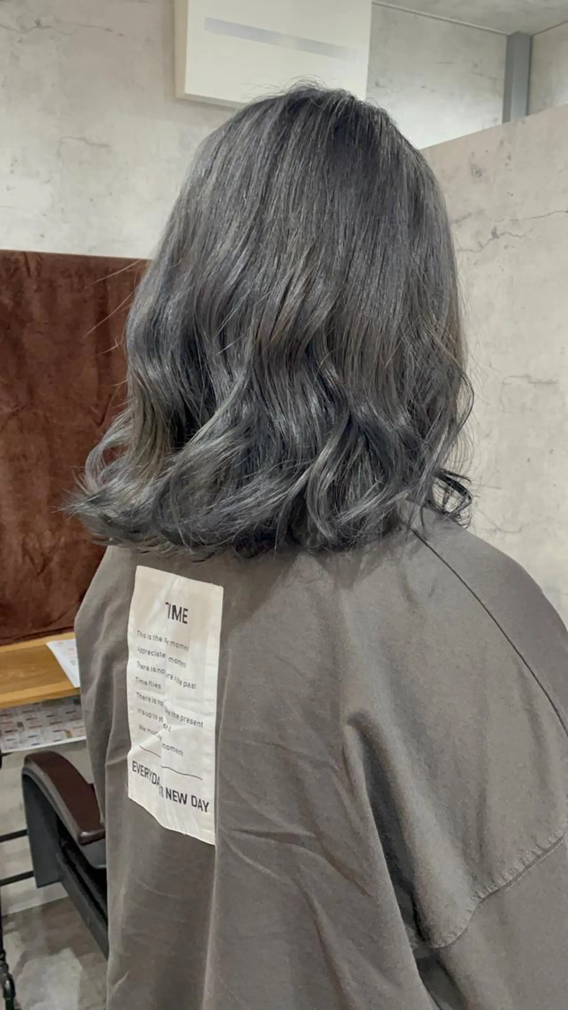 ミディアム カラー タカハシ ユウキのヘアスタイル