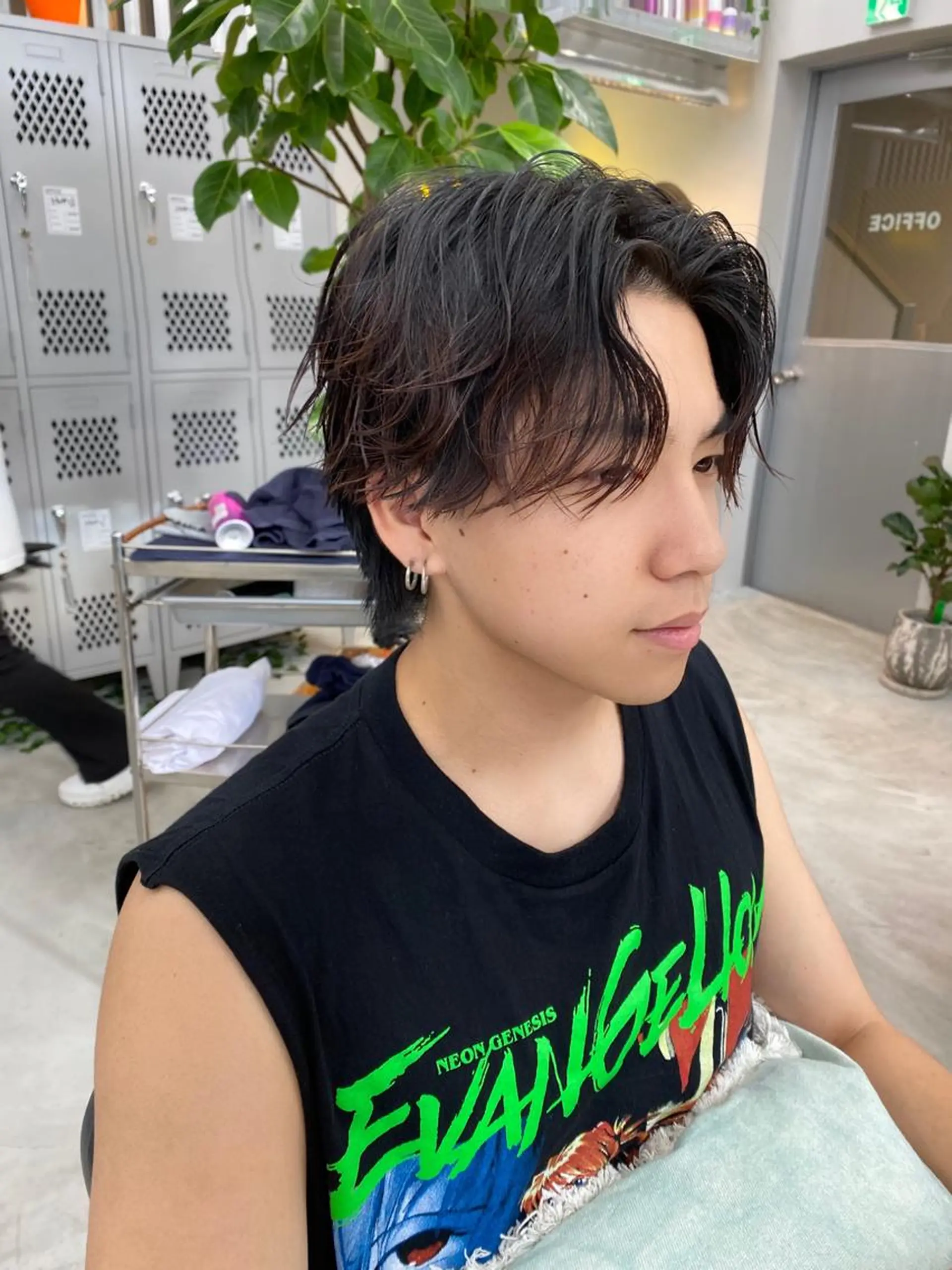 ショート パーマ メンズ センターパート メンズパーマ レイヤーカット うざバング ストレートパーマ カット パーマ 普通の美容室じゃない ‼️/若林のヘアスタイル