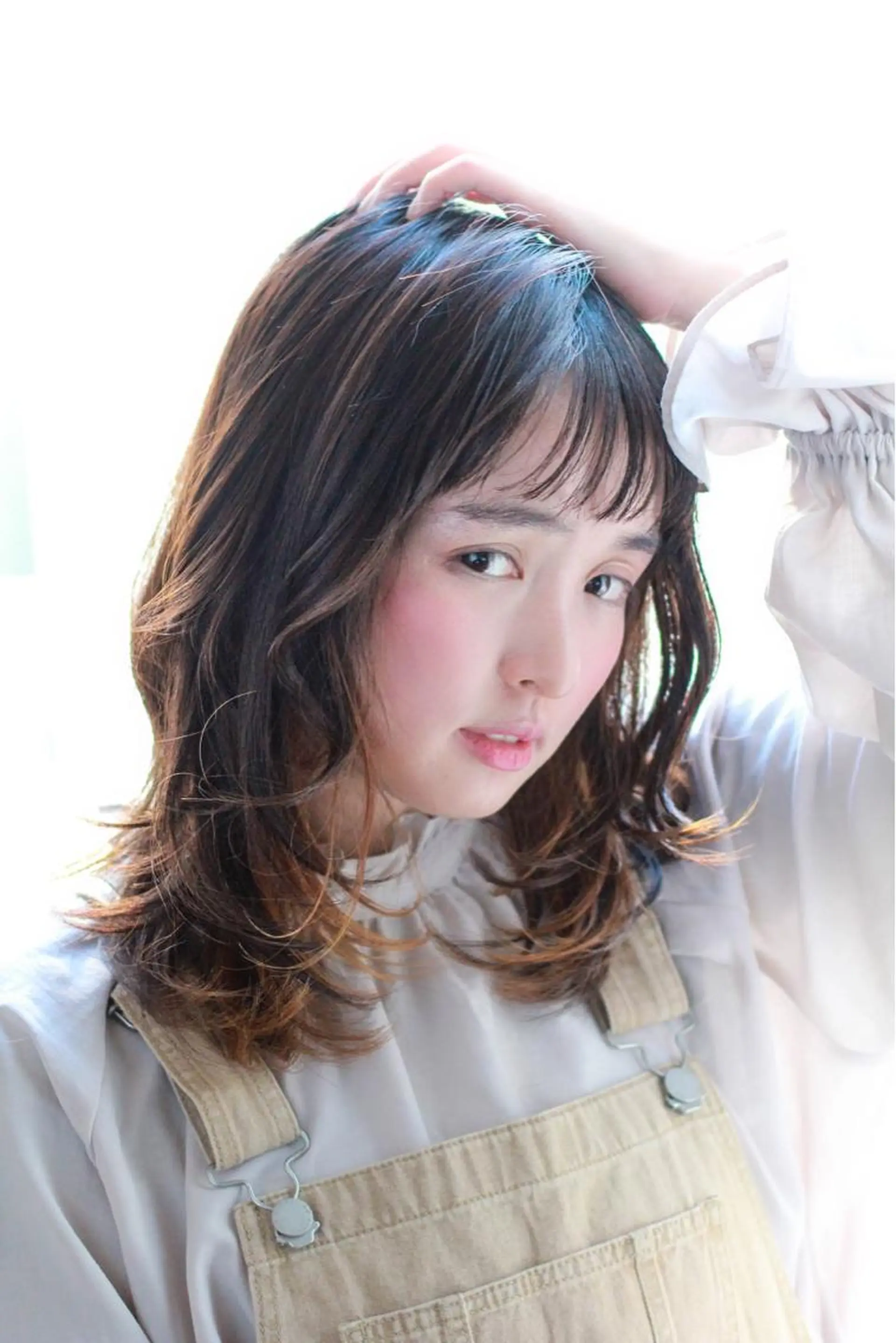 ミディアム パーマ ミディアムレイヤー レイヤーカット ヘアカラー トリートメント 【乾かすだけの感動】 松田創太のヘアスタイル