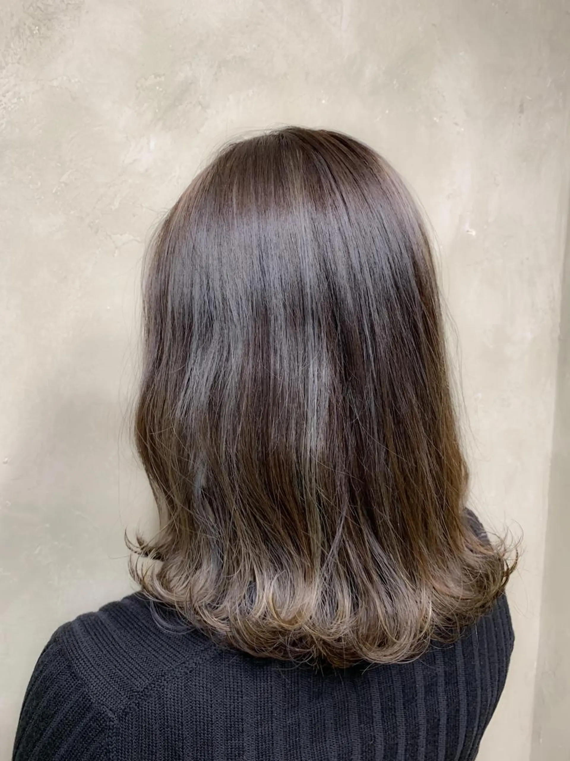 ミディアム カラー ハイライトカラー シルバー ハイライト 🌈髪質改善💕 縮毛矯正✨青木まで✨のヘアスタイル