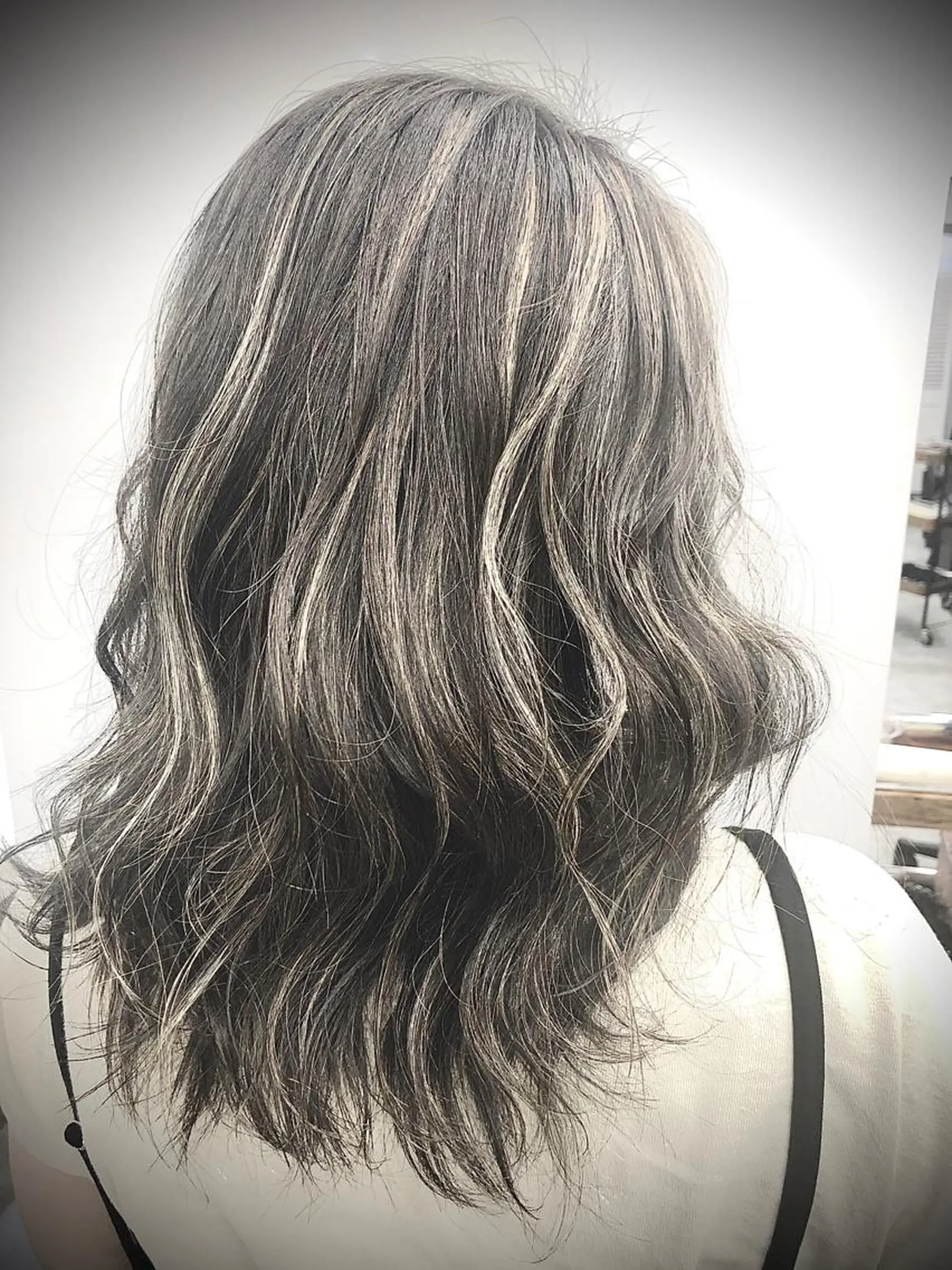 セミロング カラー ヘアカラー トリートメント 🌟髪質改善ケアカラ ー美髪縮毛矯正y🌟のヘアスタイル