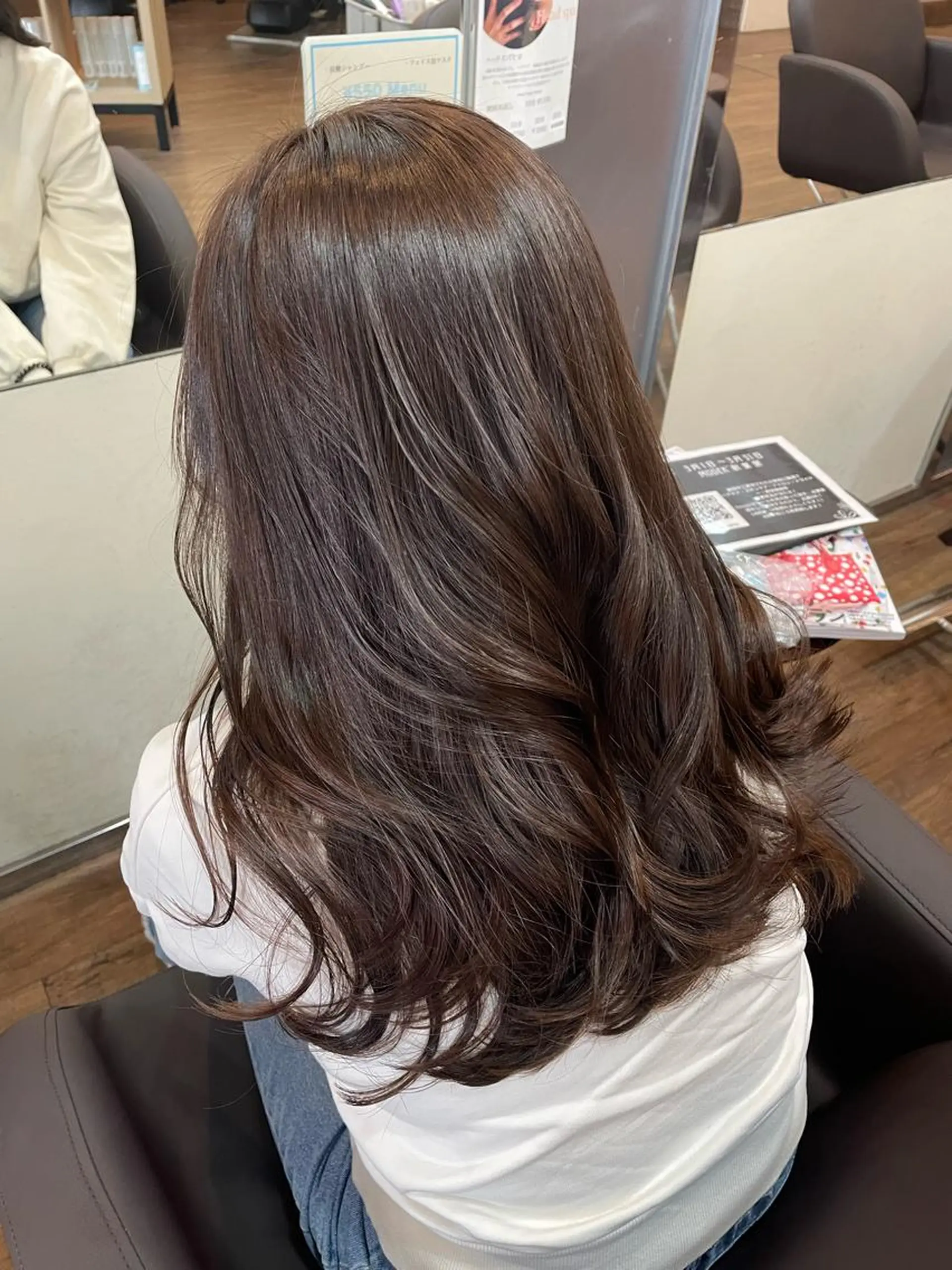 セミロング カラー ブリーチ ブラウンカラー 透明感カラー ブリーチなしカラー カット ヘアカラー トリートメント 透明感韓国ヘア♡ みつきのヘアスタイル