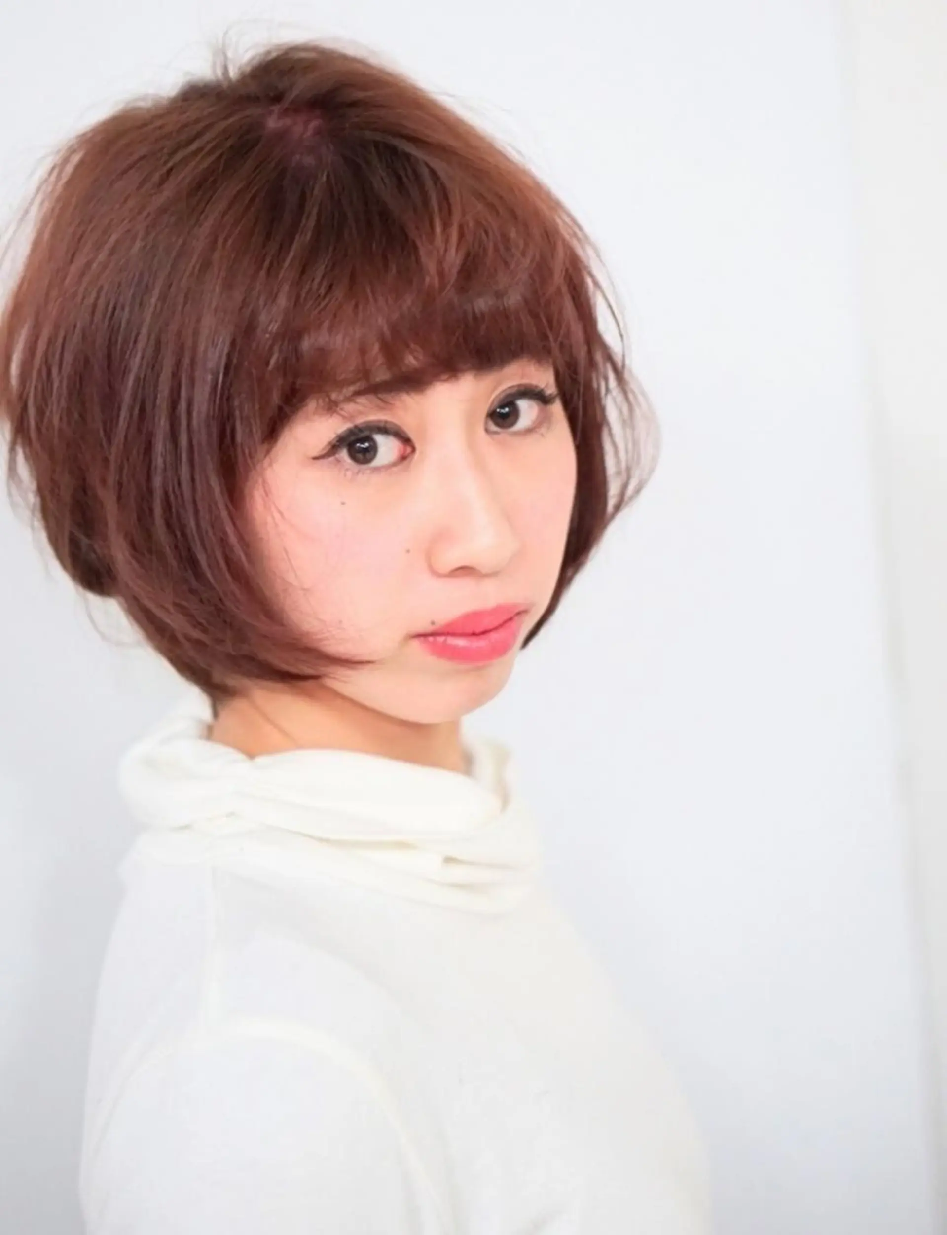 ショート カラー ベージュカラー グラデーションカラー ピンクカラー ボブ レイヤーカット 森田 優也のヘアスタイル