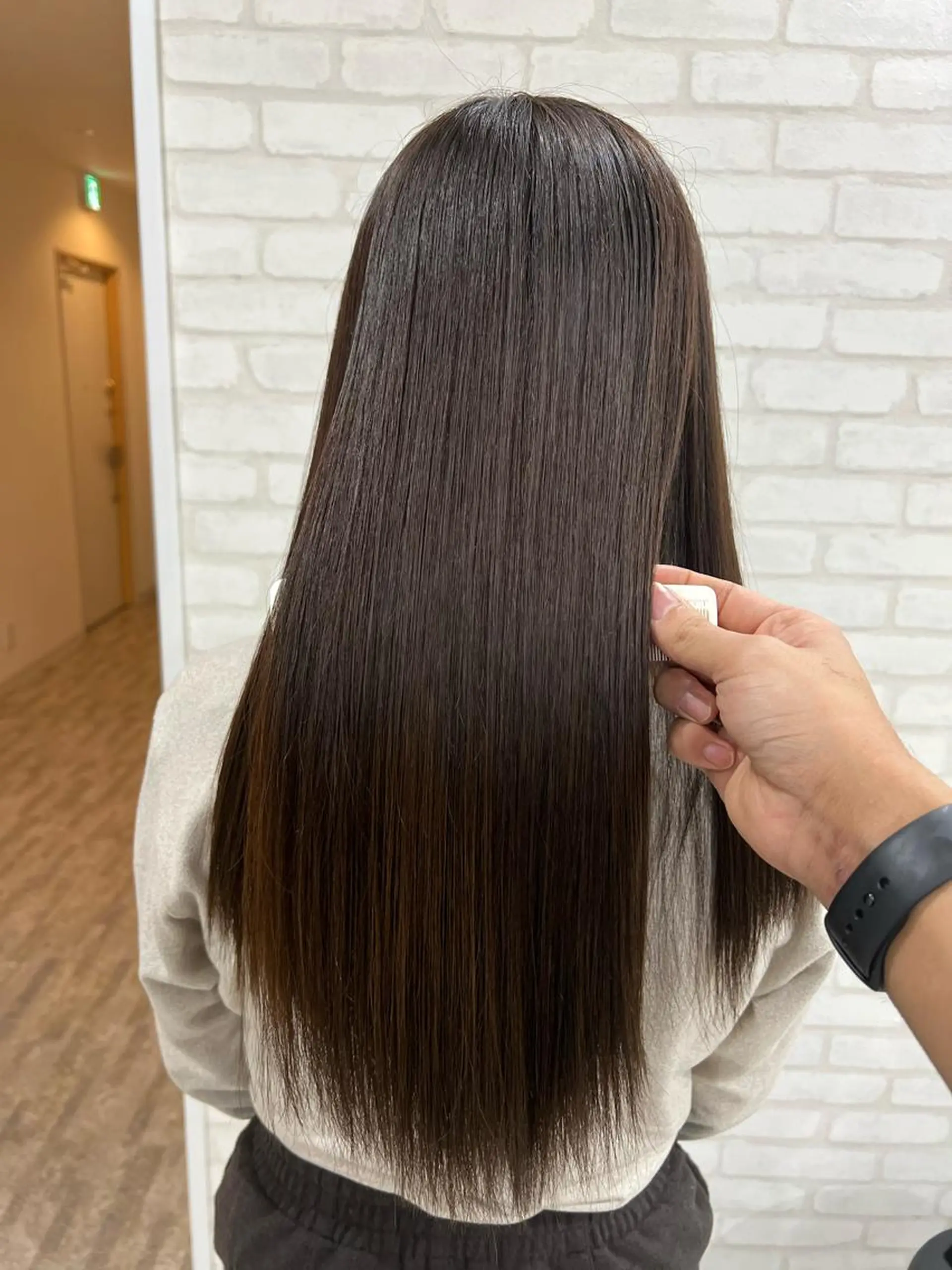 ロング 髪質改善 上品艶感カラーのヘアスタイル