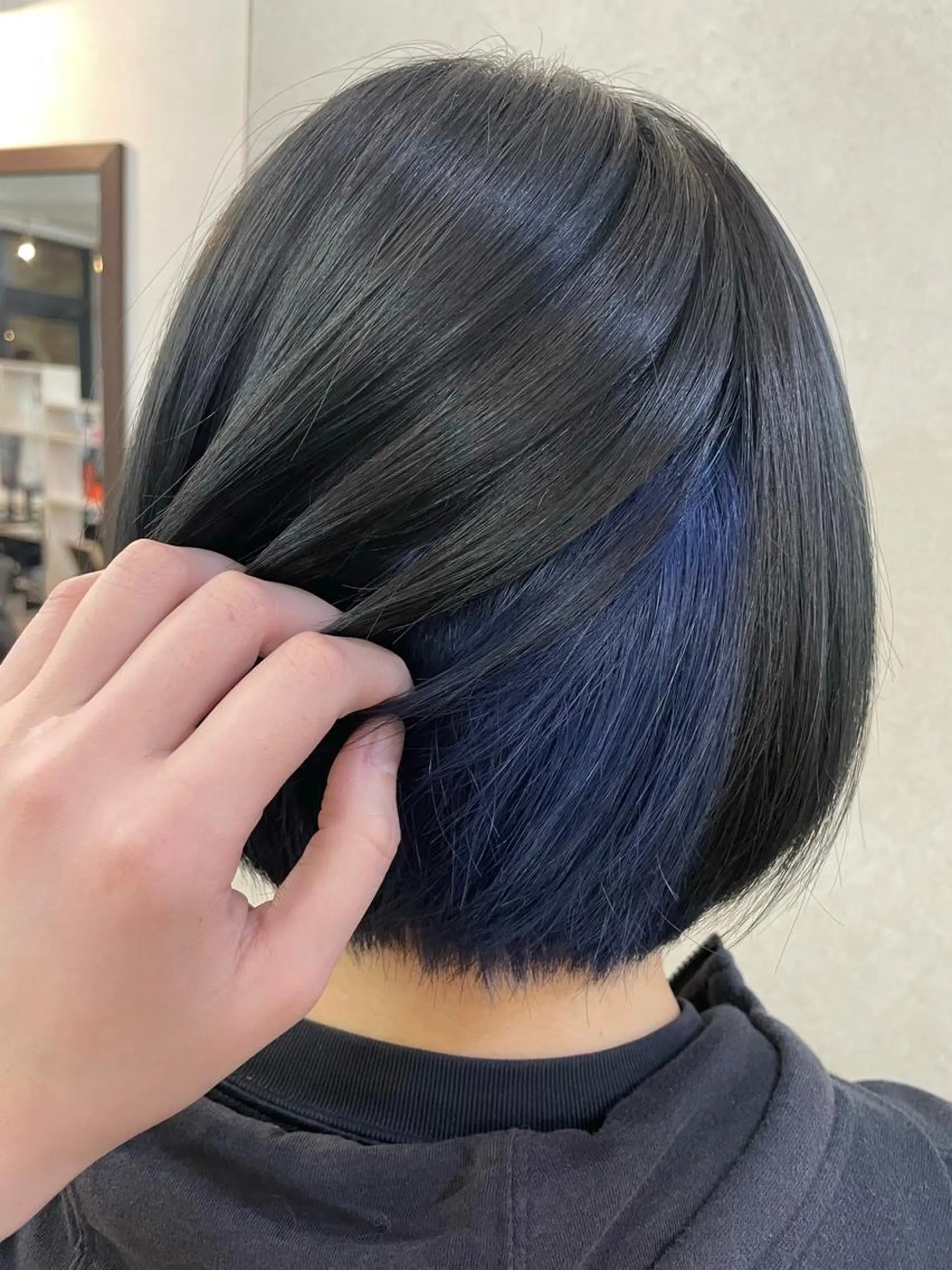 ミディアム カラー ヘアアレンジ ブルーカラー ダークグレー インナーカラー 🦋高瀬寛菜🦋 韓国/ブリーチのヘアスタイル