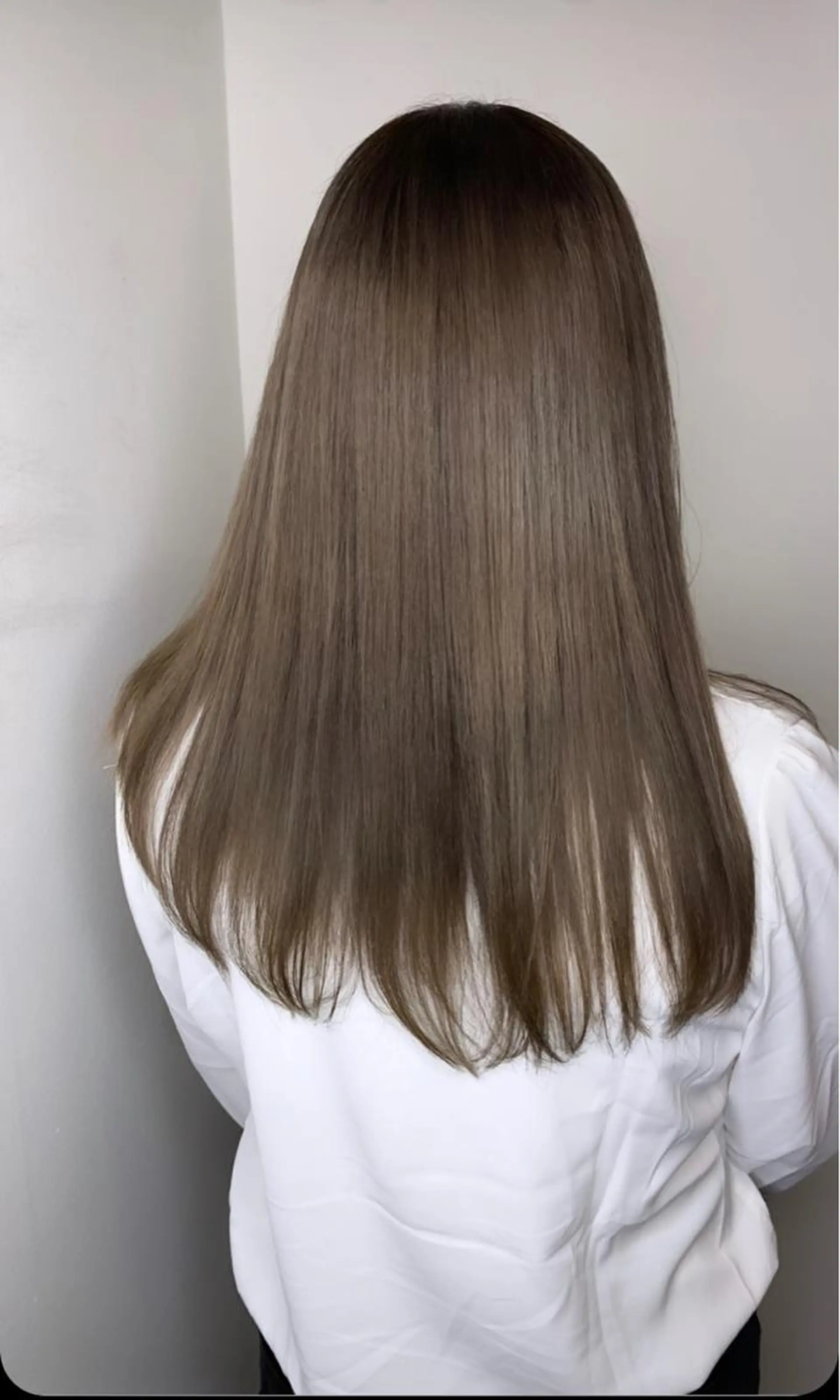 ロング メンズバレイヤージュ 斉藤春のヘアスタイル