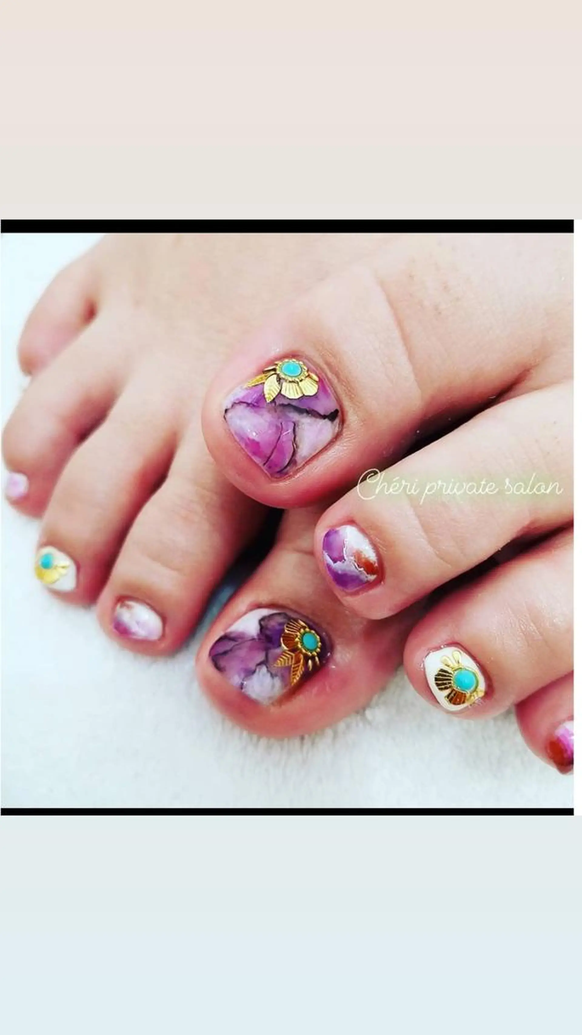 カラー ネイル ピンクカラー ピンクパープル フットネイル 大理石ネイル(マーブル) ピンク フットネイル Chérinail 爪のお手入れのネイルデザイン