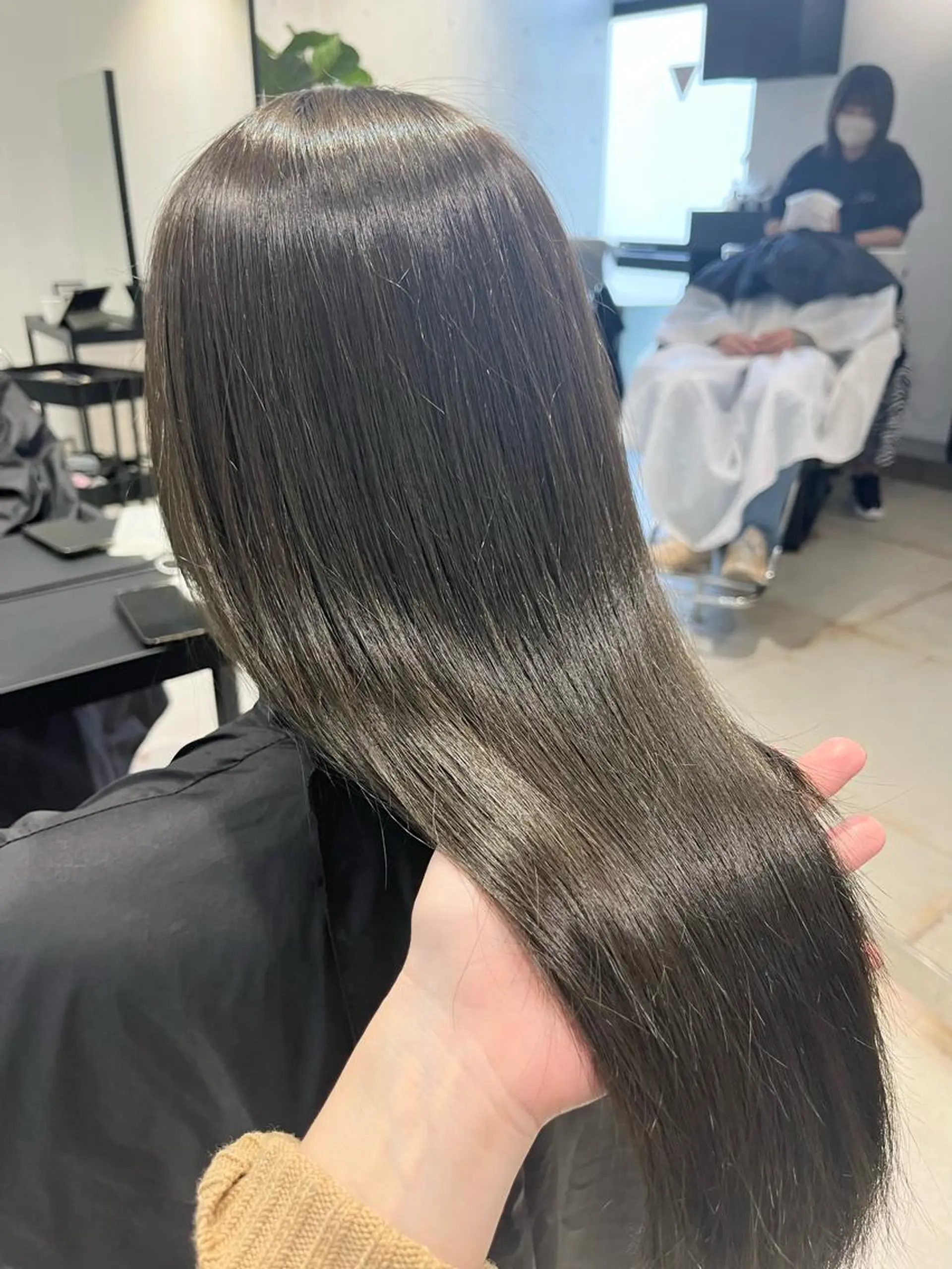 ロング カラー パーマ ヘアアレンジ カット ヘアカラー トリートメント 透明感/オリーブ/ グレージュ/YUKAのヘアスタイル