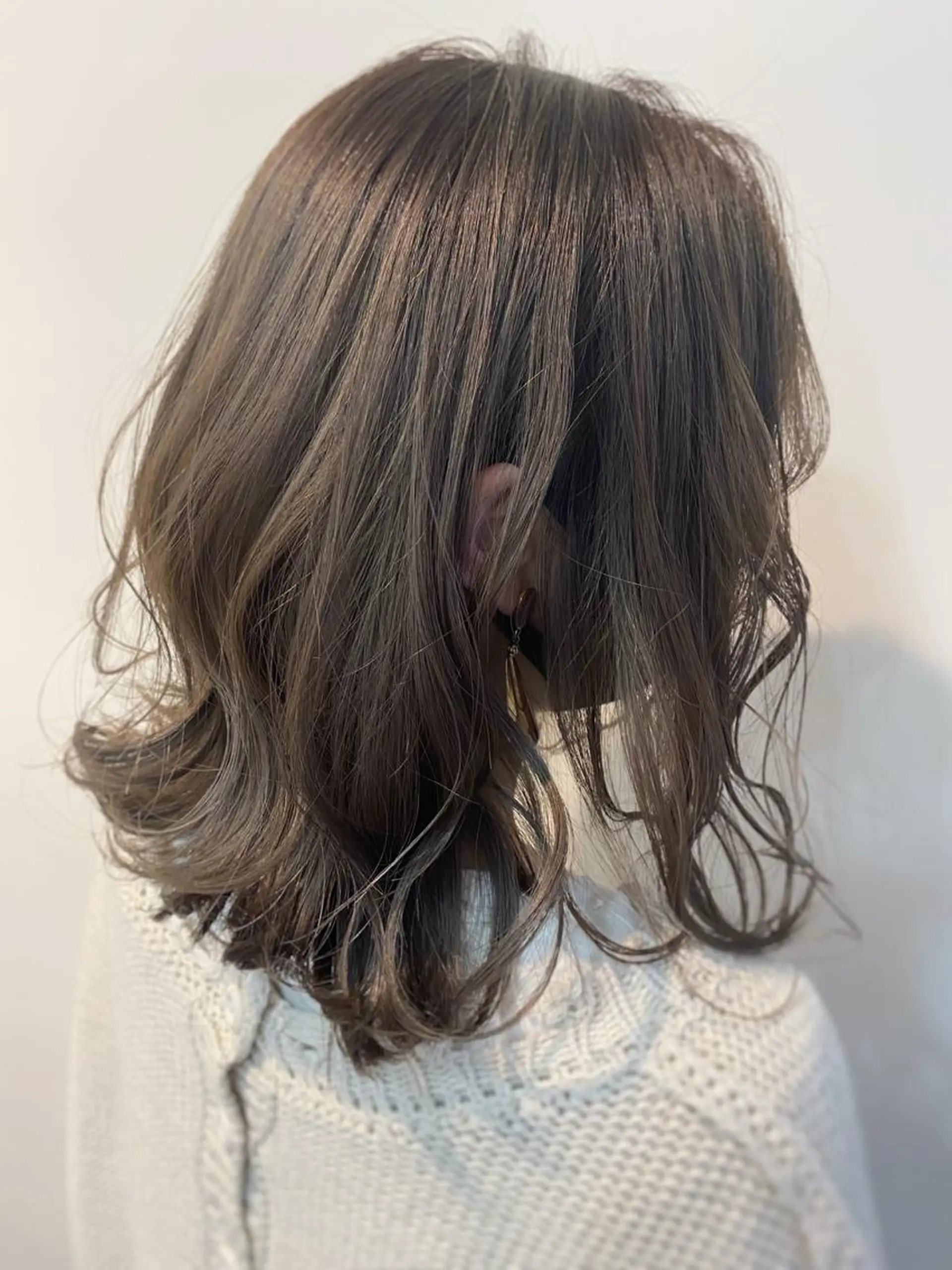 ミディアム アッシュ 北山 なるみのヘアスタイル