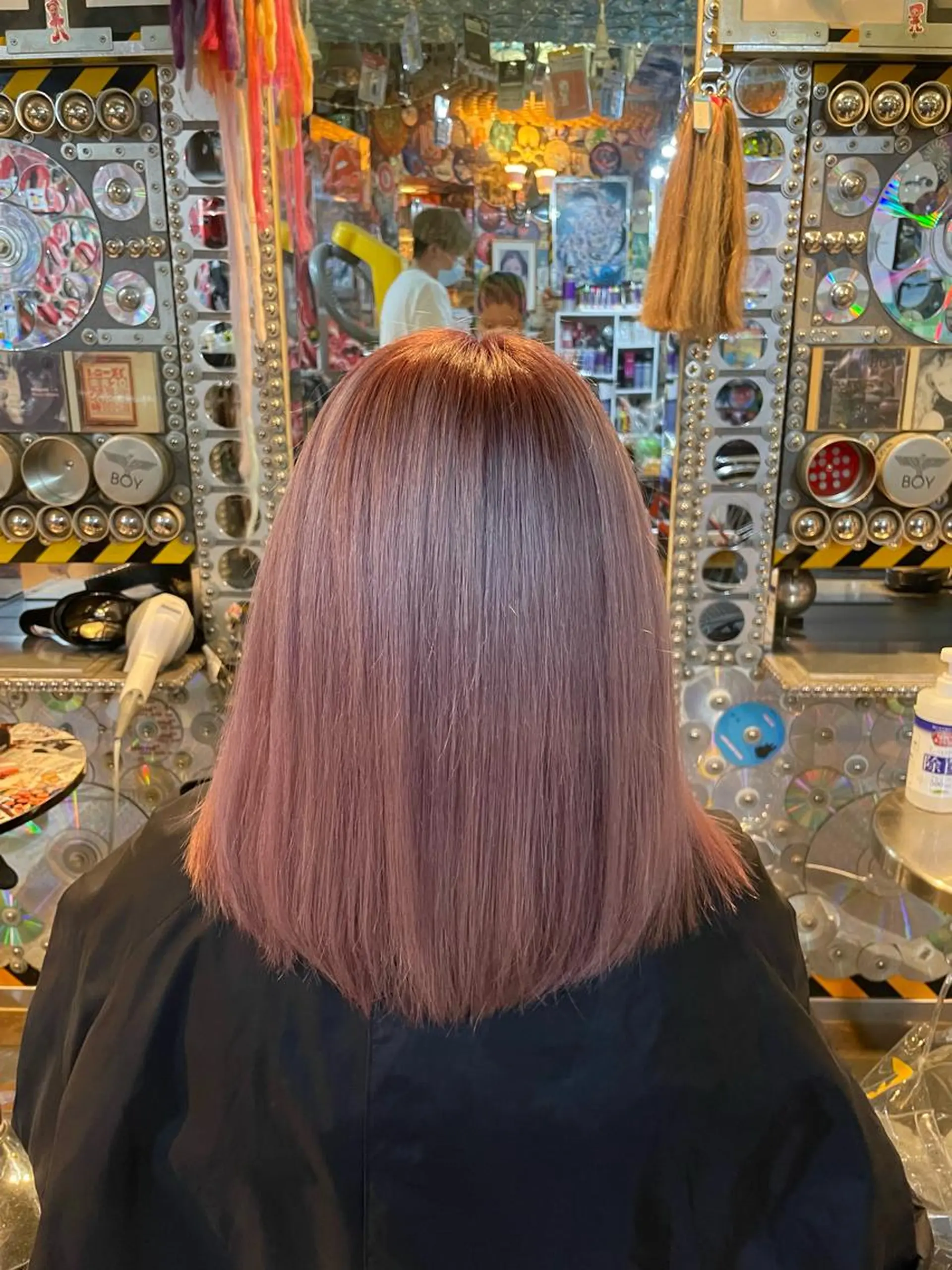 ミディアム カラー 透明感カラー ピンクカラー Hair salon TOMMY所属・♮やっしー♮ 🌈派手髪🌈のヘアスタイル