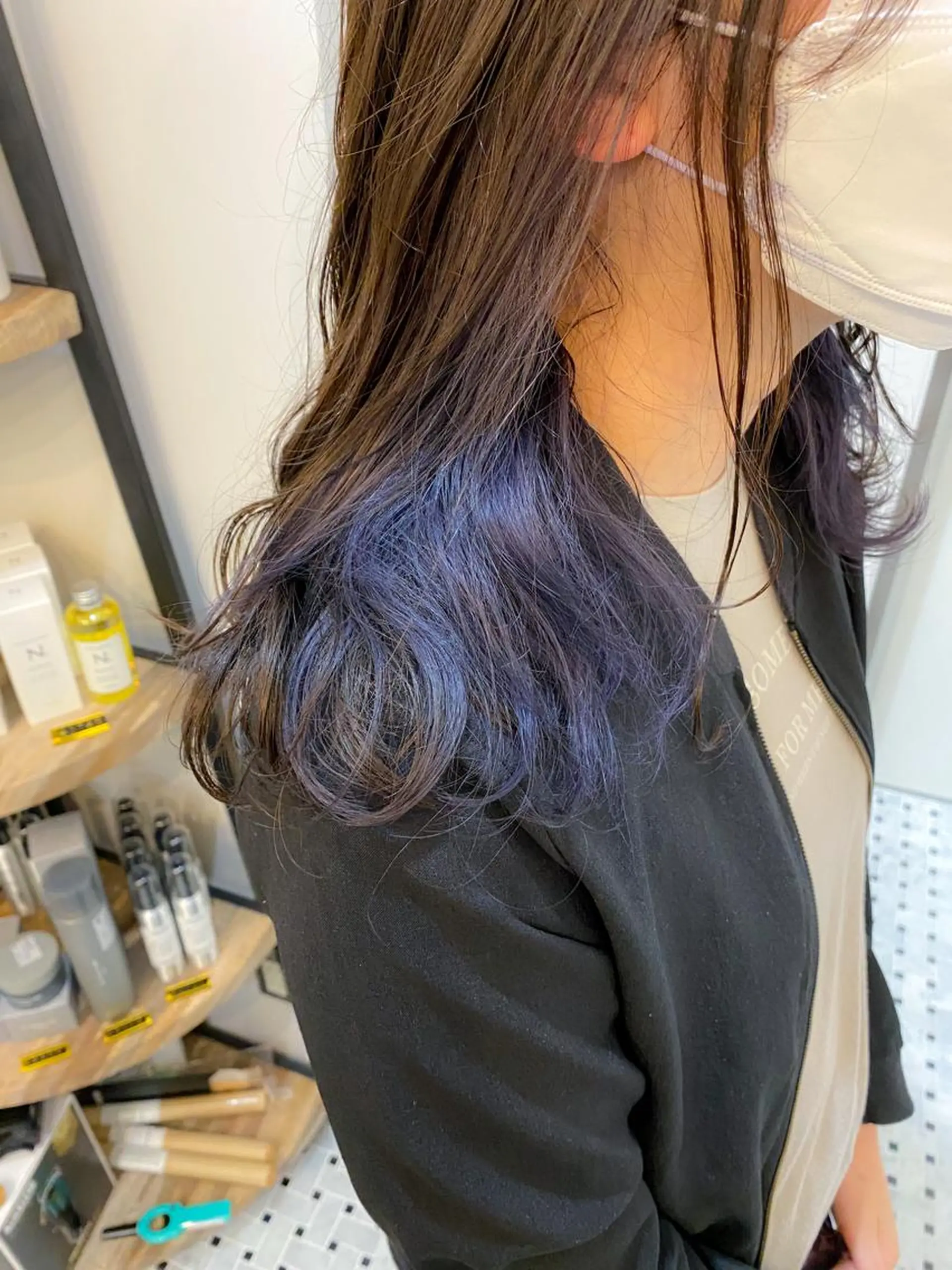 セミロング カラー バイオレットカラー louwe 武藤幸世のヘアスタイル