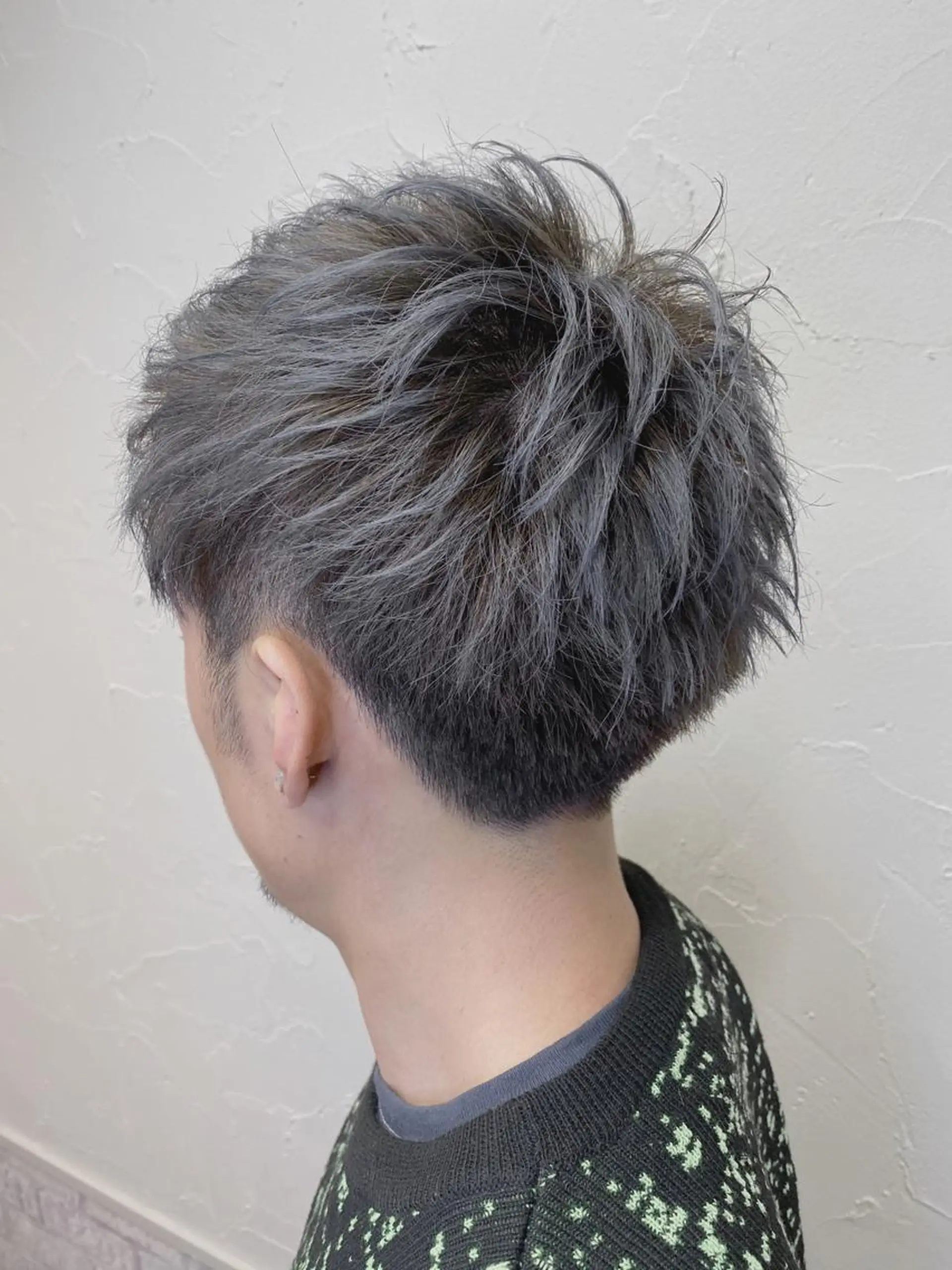 カラー メンズ アップバング 刈り上げ ヘアカラー トリートメント 髪質改善/レイヤー ストウシンゴのヘアスタイル