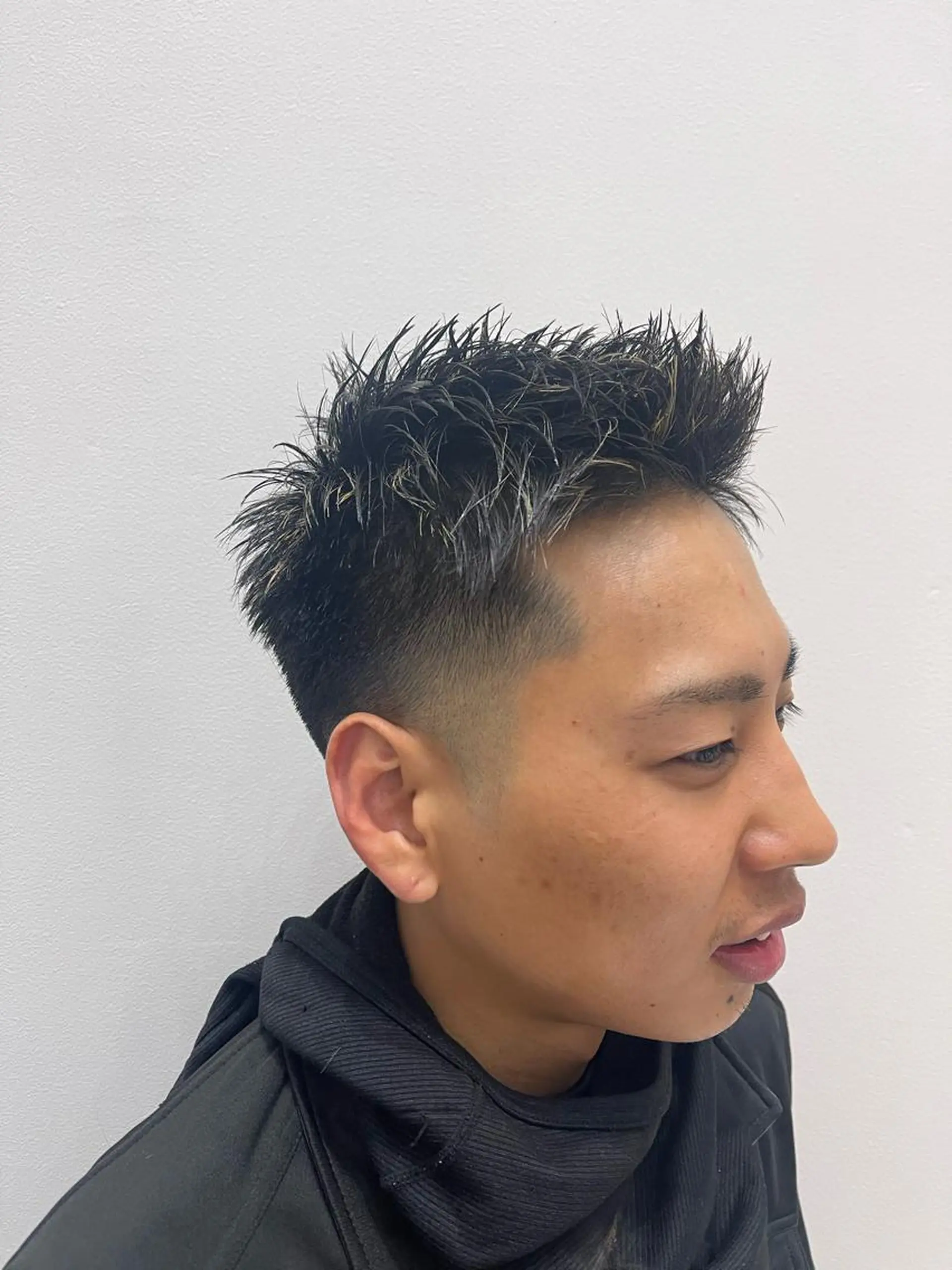 ショート 川田 仁のヘアスタイル