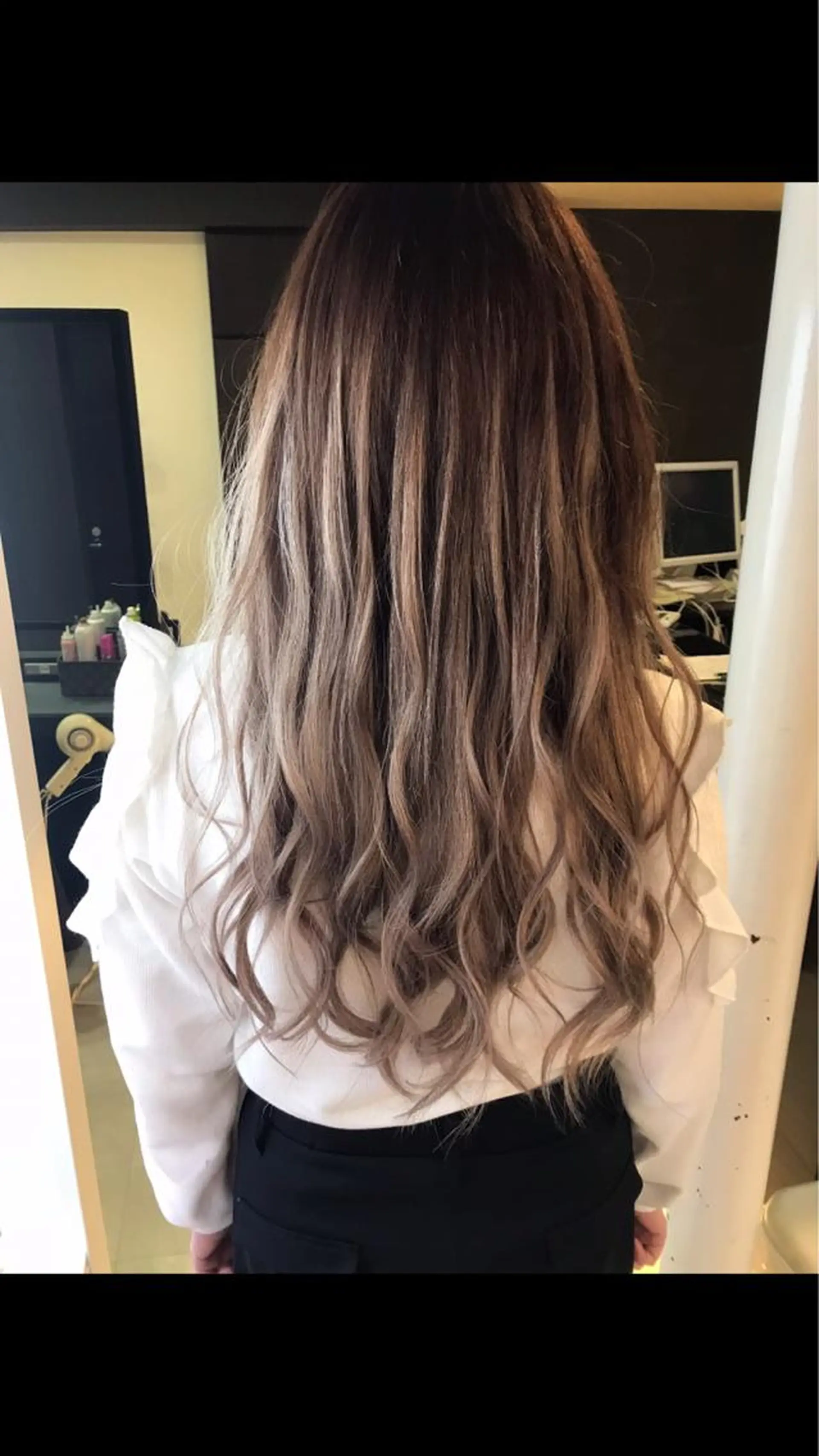 ロング カット ヘアカラー エクステ カラコレなんば店所属・カラコレなんば TOPstylistのヘアスタイル