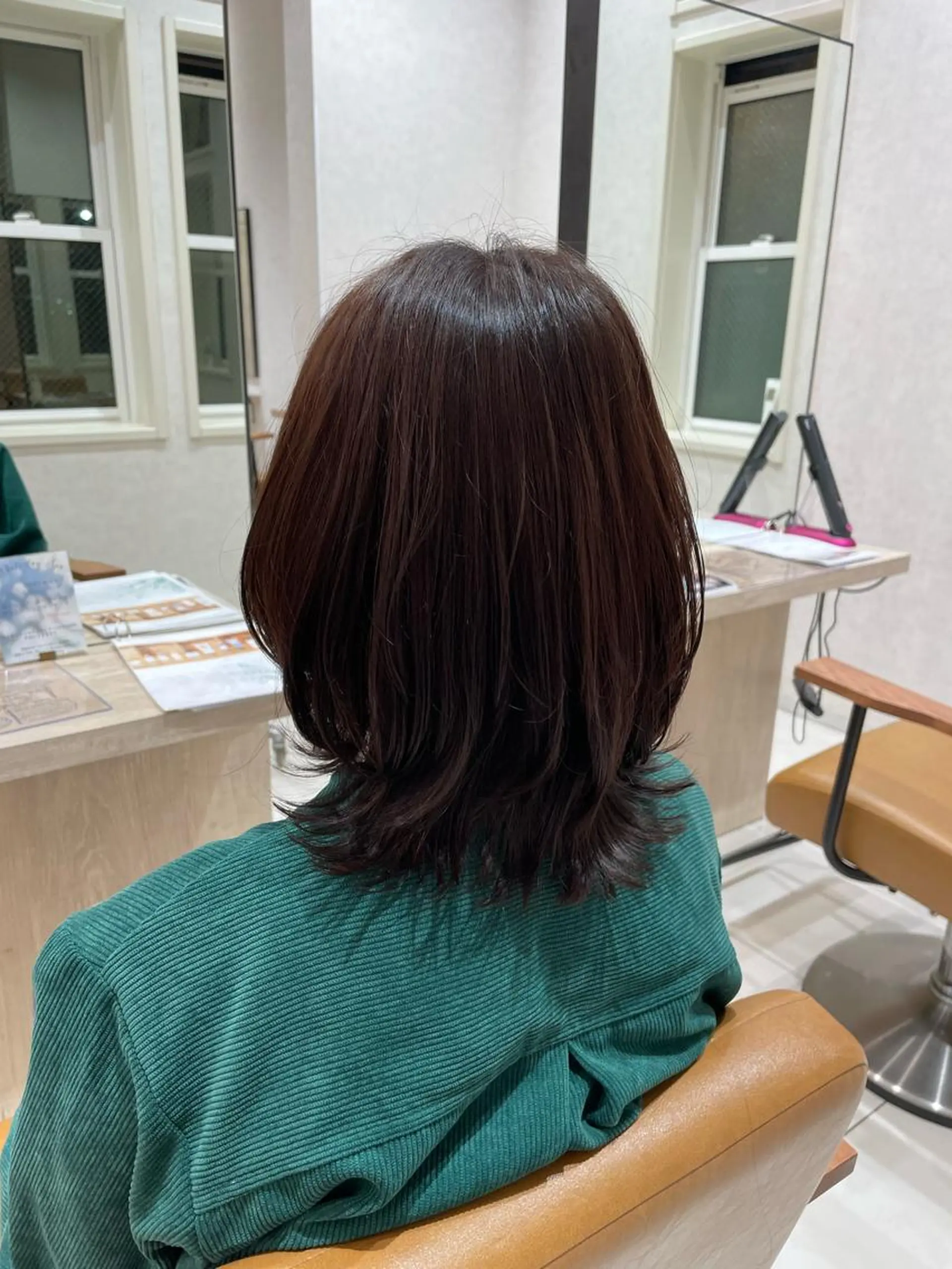 ミディアム カラー くびれヘア レイヤーカット 海老名で韓国風 HANA🌷のヘアスタイル