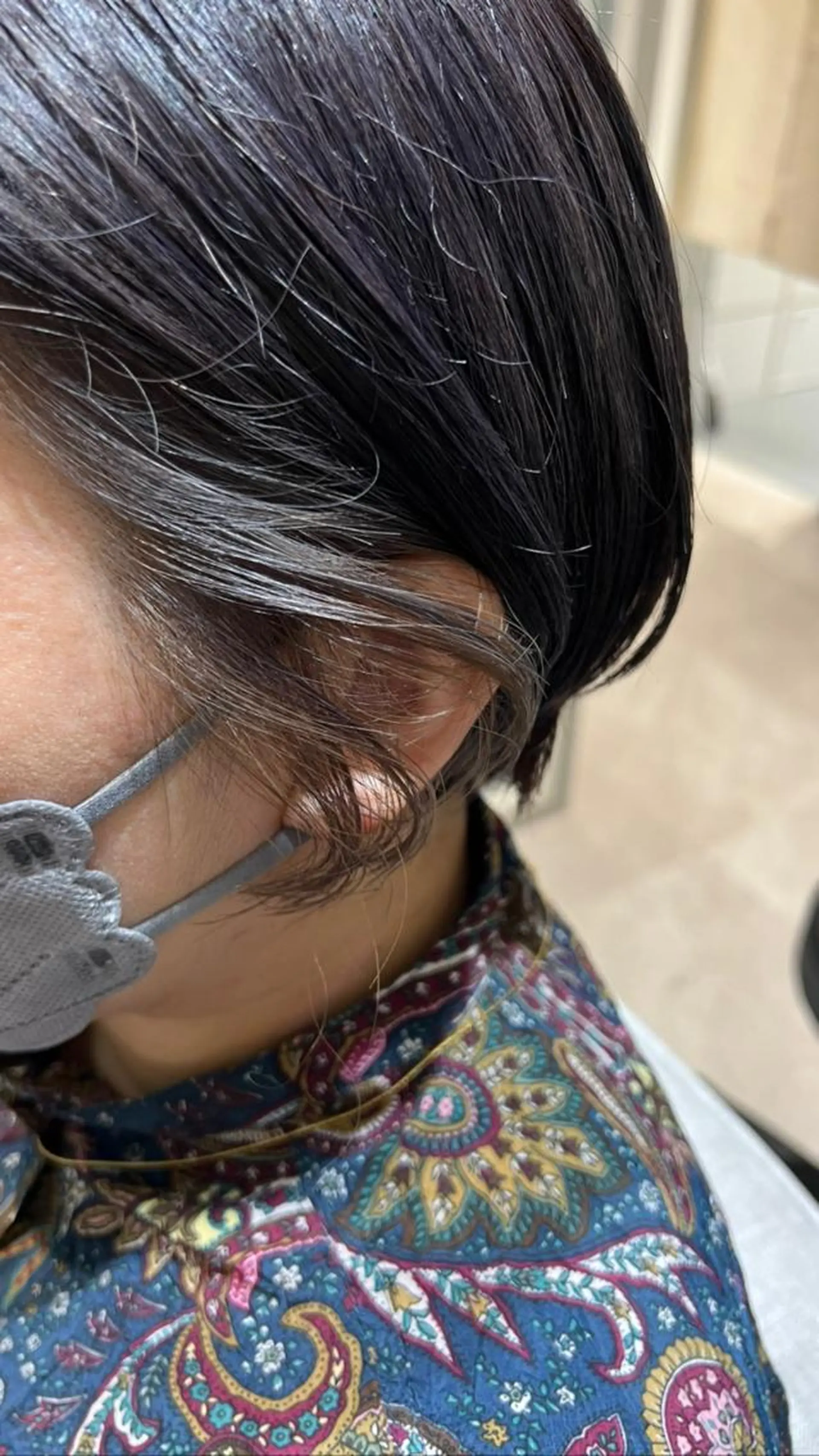 ショート カラー ヘアアレンジ インナーカラー シルバー 暗髪カラー🫐パーマ おくだりんかのヘアスタイル