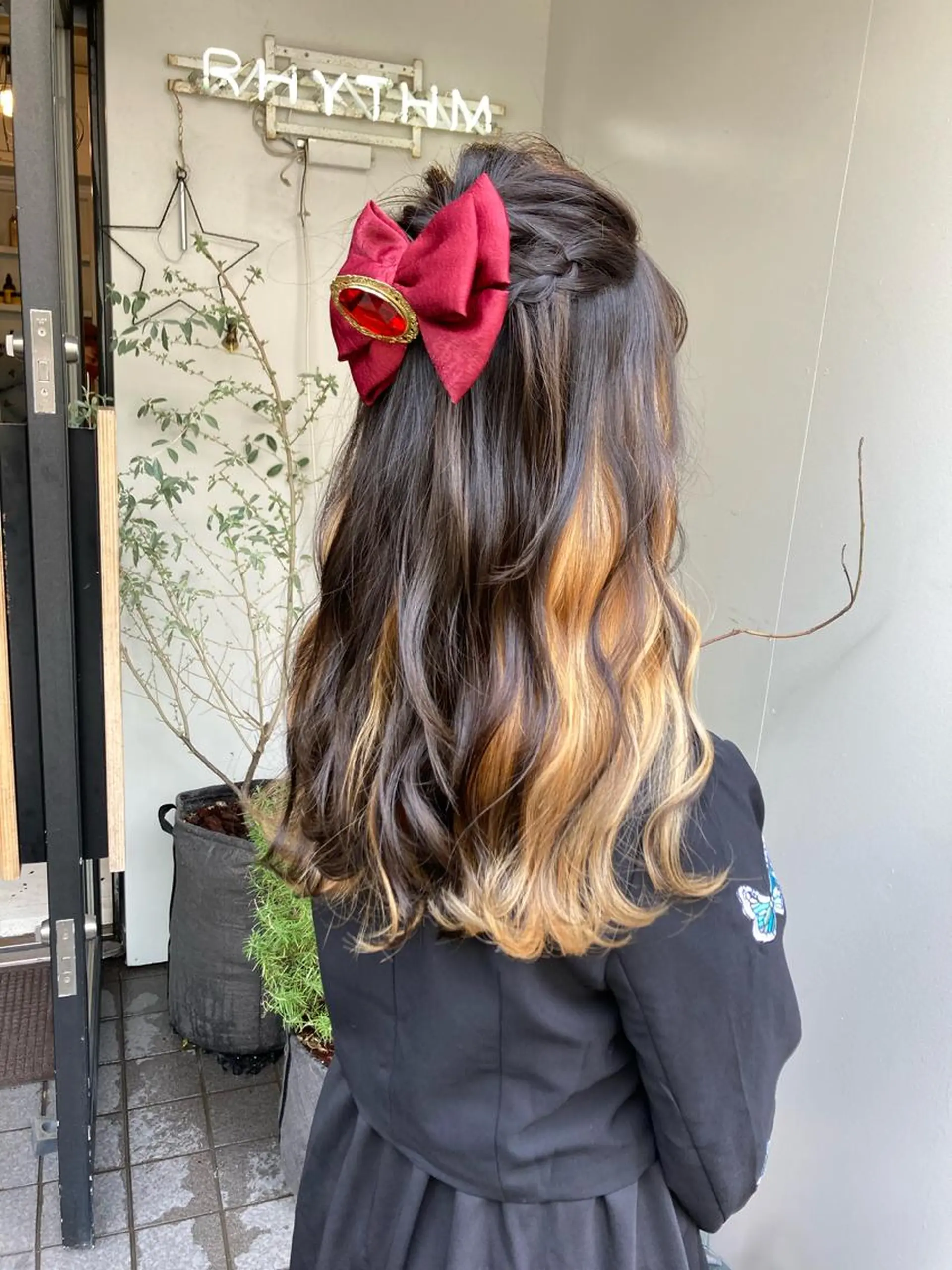 ロング カラー デザインカラー インナーカラー エギョモリ おくれ毛 ✂︎岡根 京花✂︎のヘアスタイル