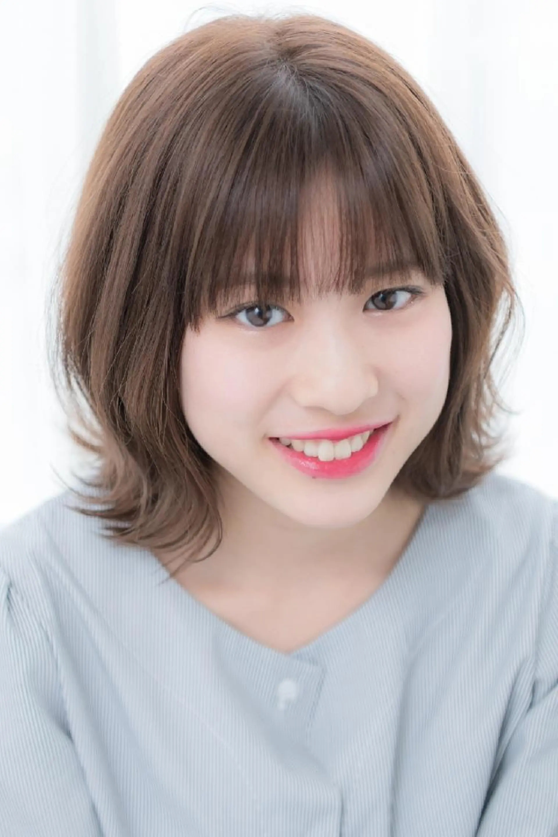 ミディアム カット 縮毛矯正 トリートメント 井上 真貴子のヘアスタイル