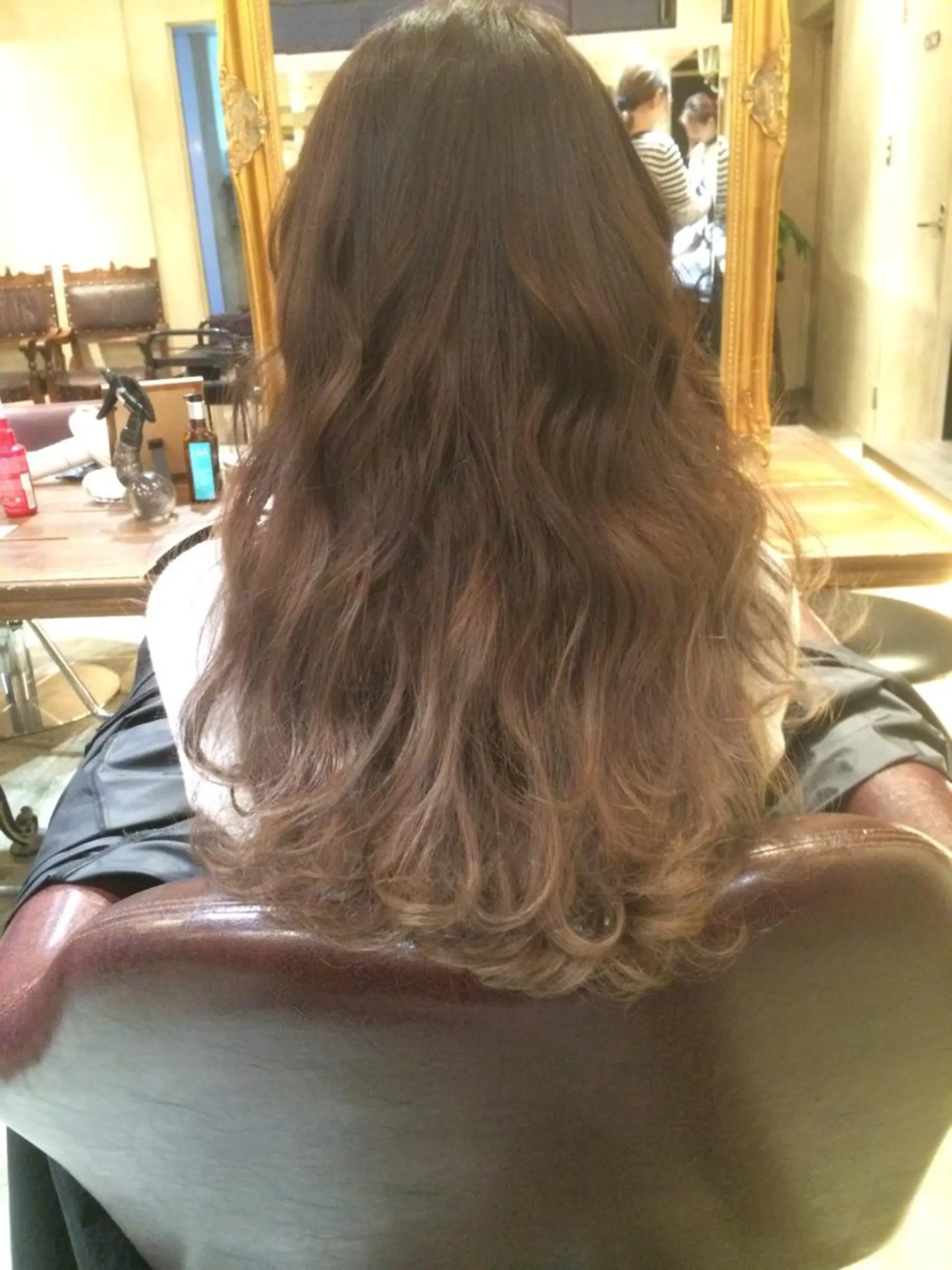 ロング カラー ベージュカラー ダブルカラー グラデーションカラー サロンドミルク 原宿のヘアスタイル