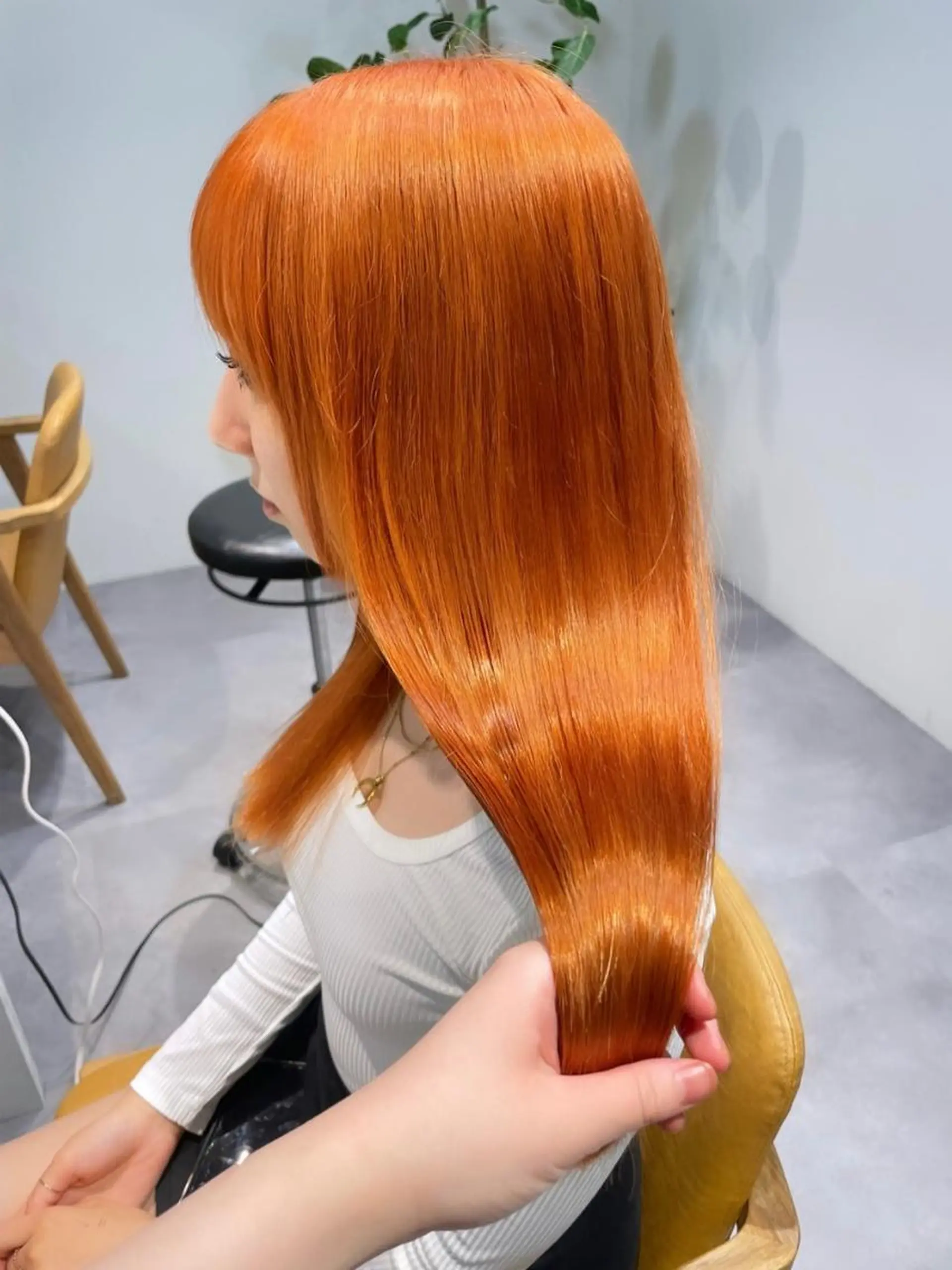 カラー 若月 あやかのヘアスタイル