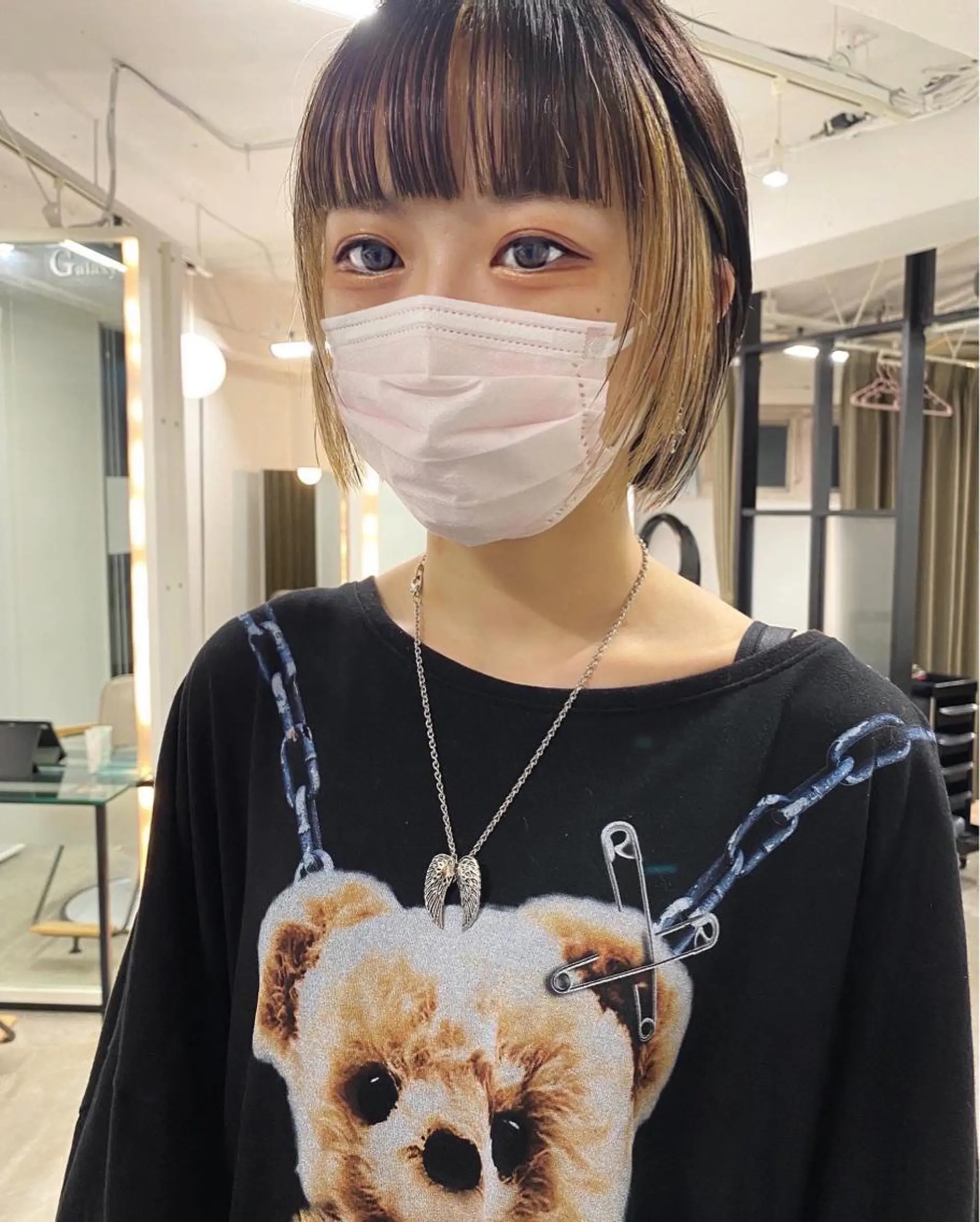 ショート カラー センターパート/ 暖色カラーayuのヘアスタイル