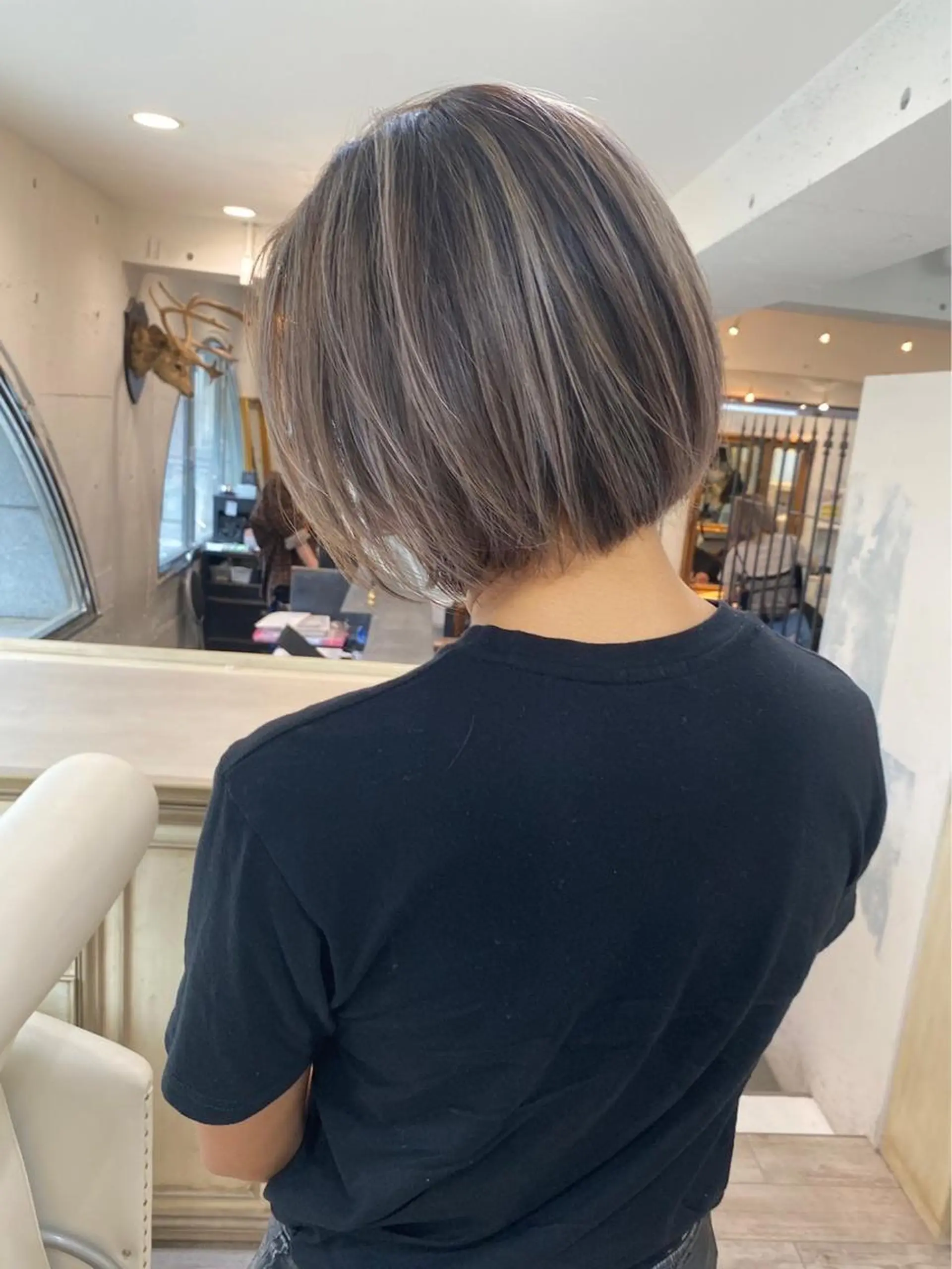 ショート カラーが上手い 辻悠月のヘアスタイル