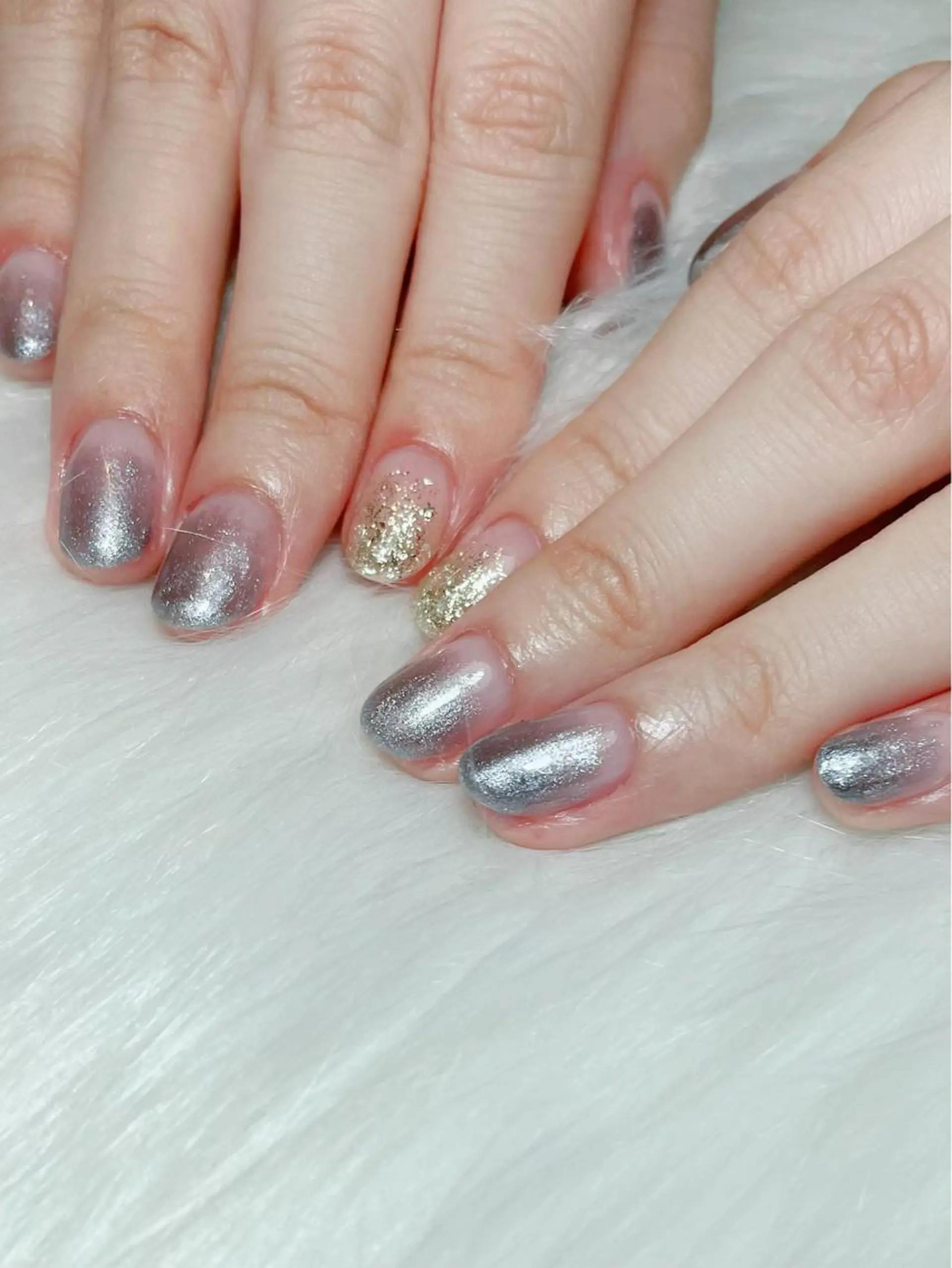 ネイル グラデーション 大袋駅東口徒歩2分 alivioのネイルデザイン