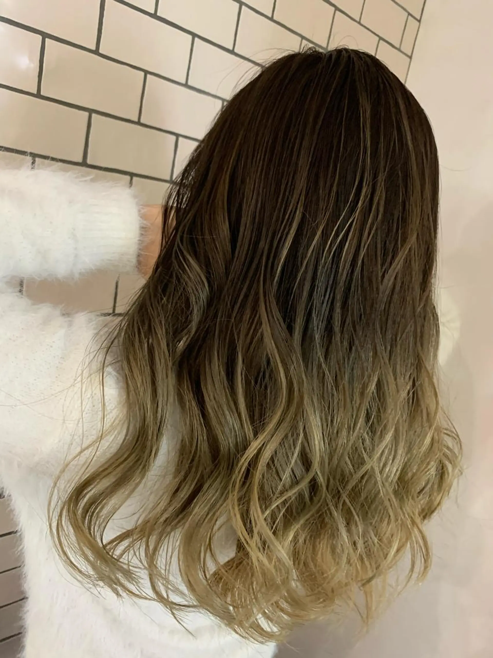 ミディアム カラー ヘアアレンジ アッシュ バレイヤージュ ベージュカラー グラデーションカラー ハイライトカラー 指名支持率NO.1 スタイリストのヘアスタイル