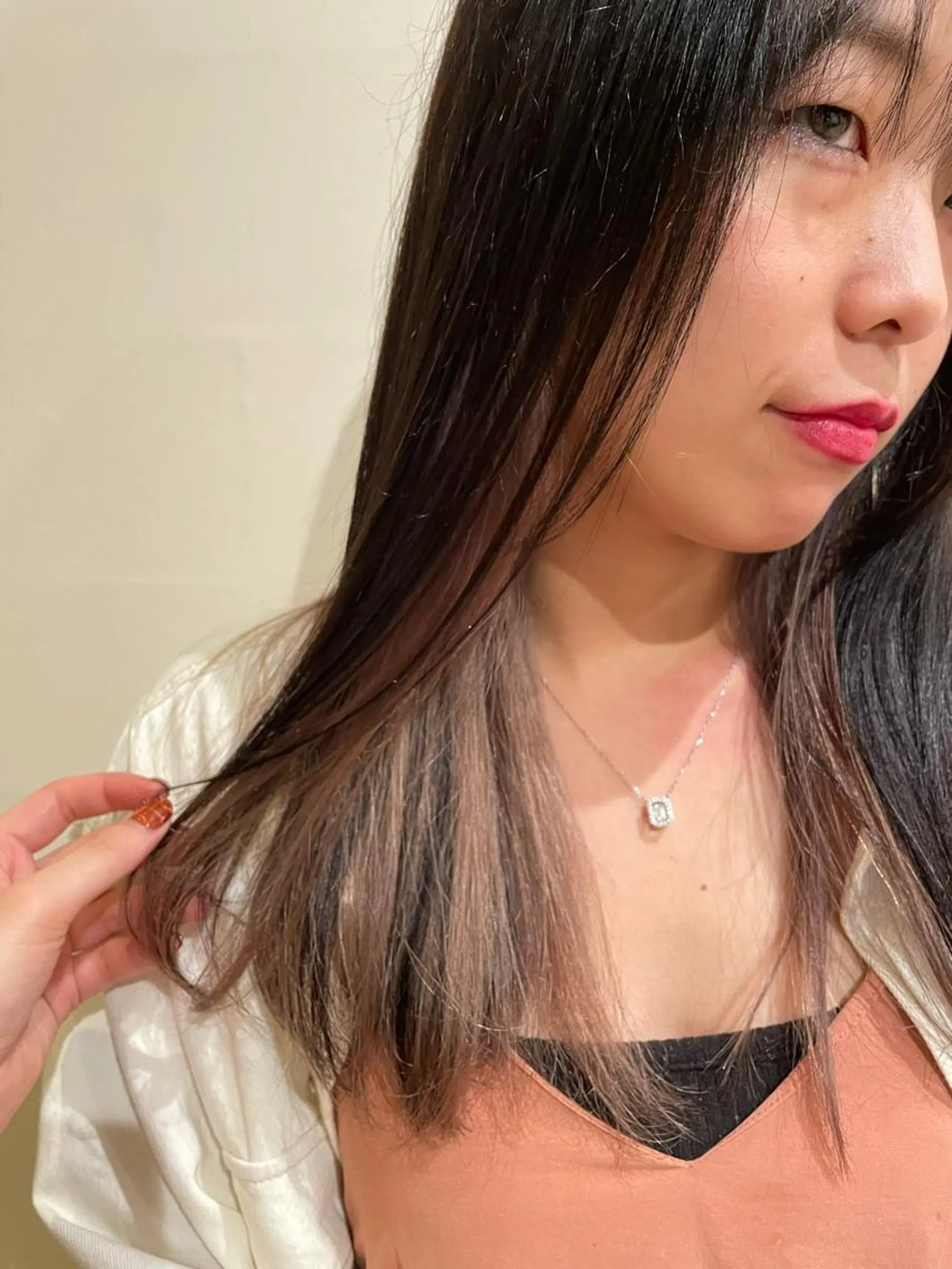 ロング カラー ダブルカラー グレージュ インナーカラー ラベンダーカラー ラベンダーグレージュ 脇野 茉優のヘアスタイル