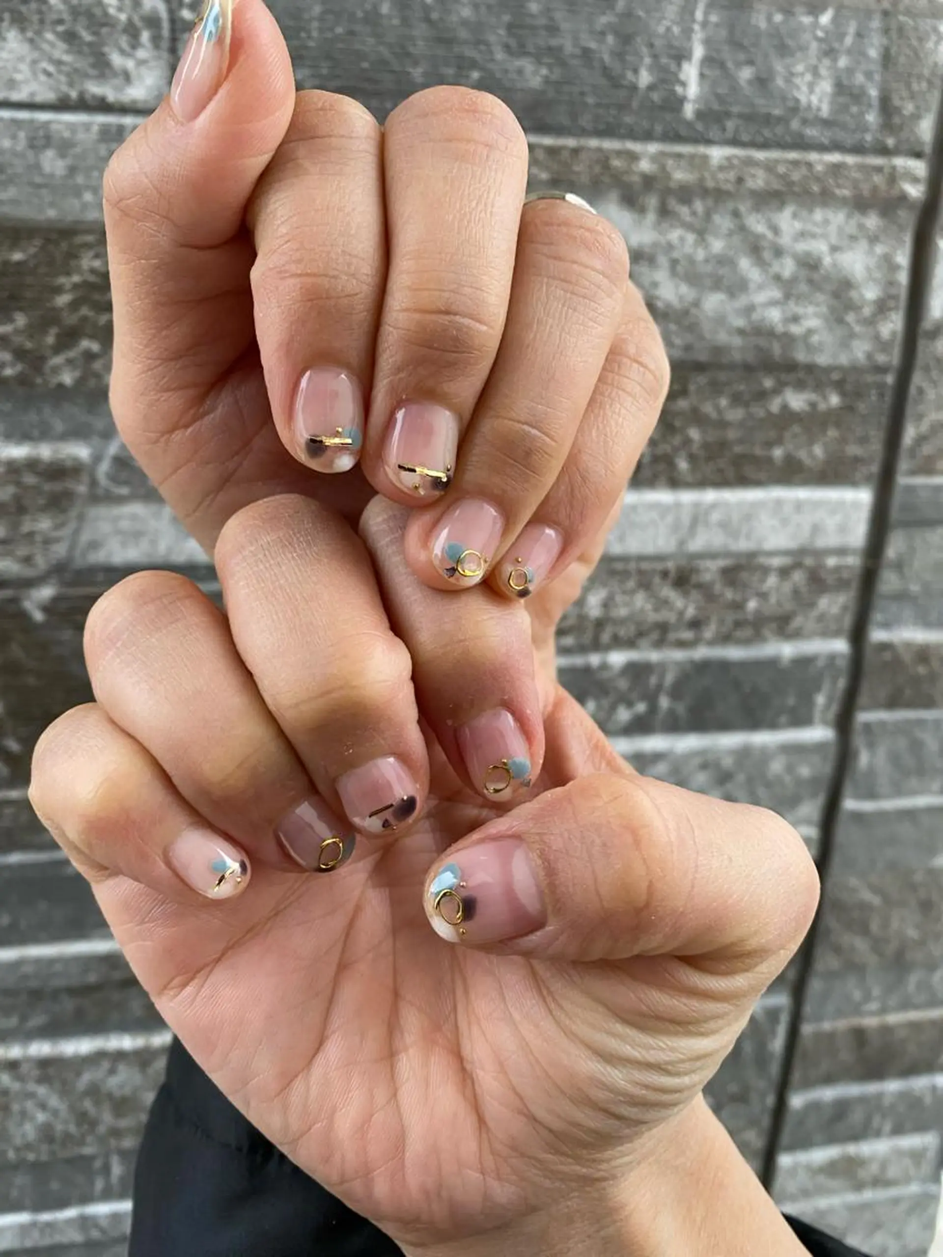 ネイル ドット ニュアンスネイル 自宅サロン FeelFreeのネイルデザイン