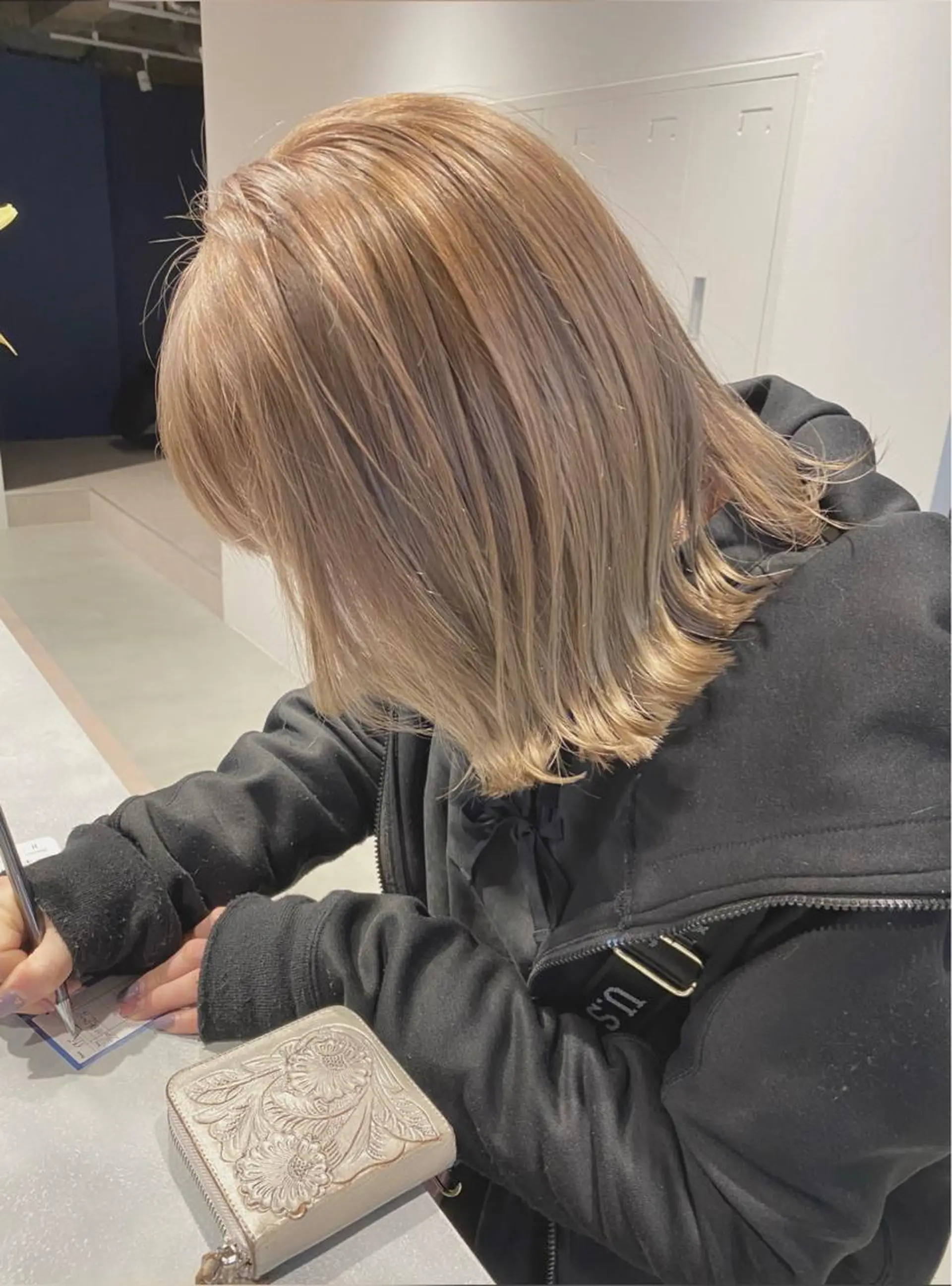 ミディアム カラー ハイトーン/ ボブ 中村麟のヘアスタイル