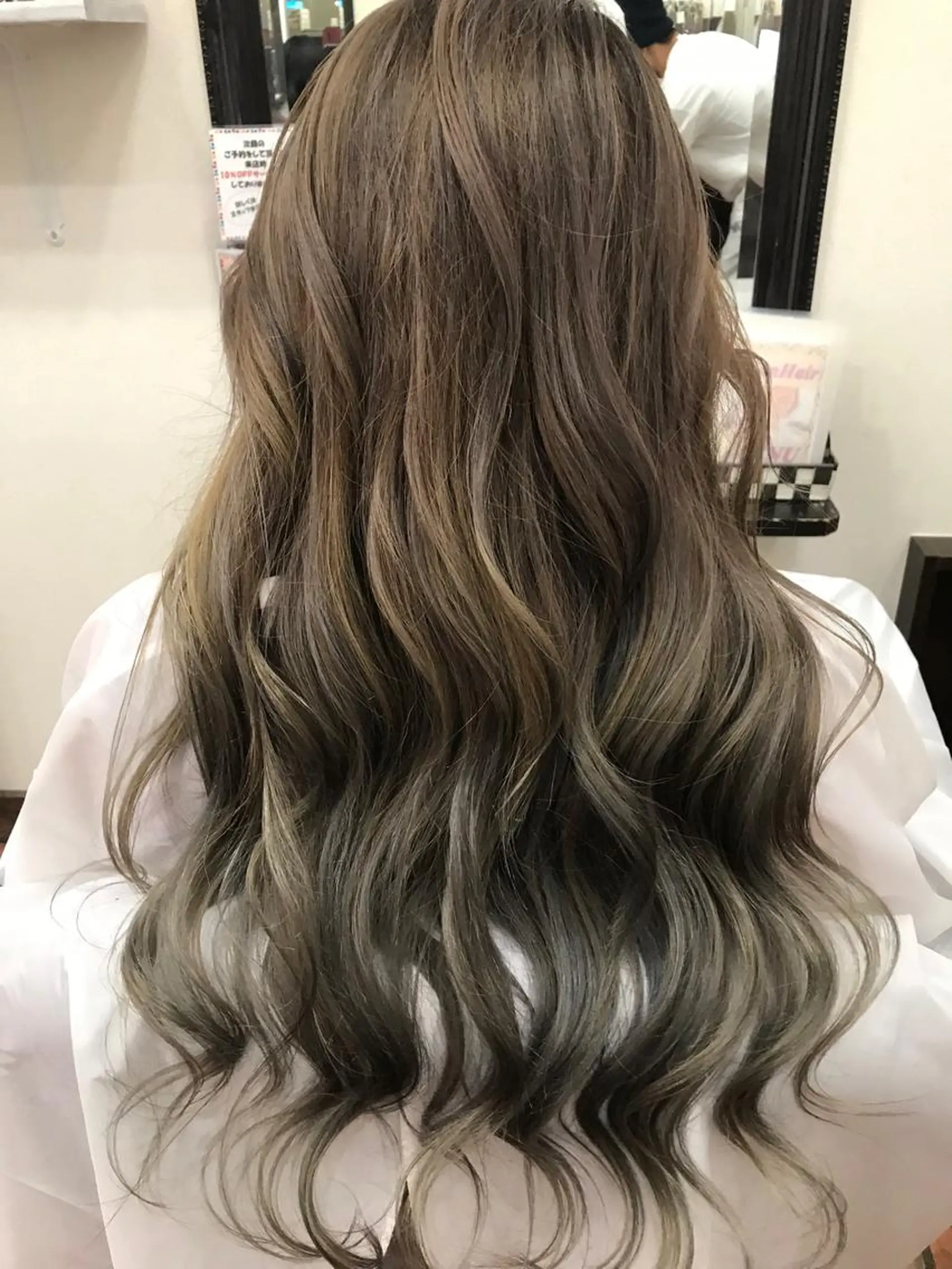 ロング ヘアカラー Style Tのヘアスタイル