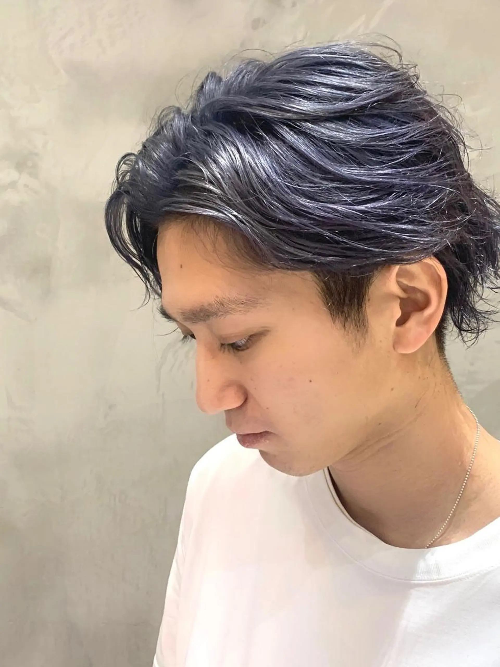 ショート カラー メンズ アッシュ ブルーカラー ブルーアッシュ 波巻きスパイラルパー マ/シャドウパーマ駿のヘアスタイル