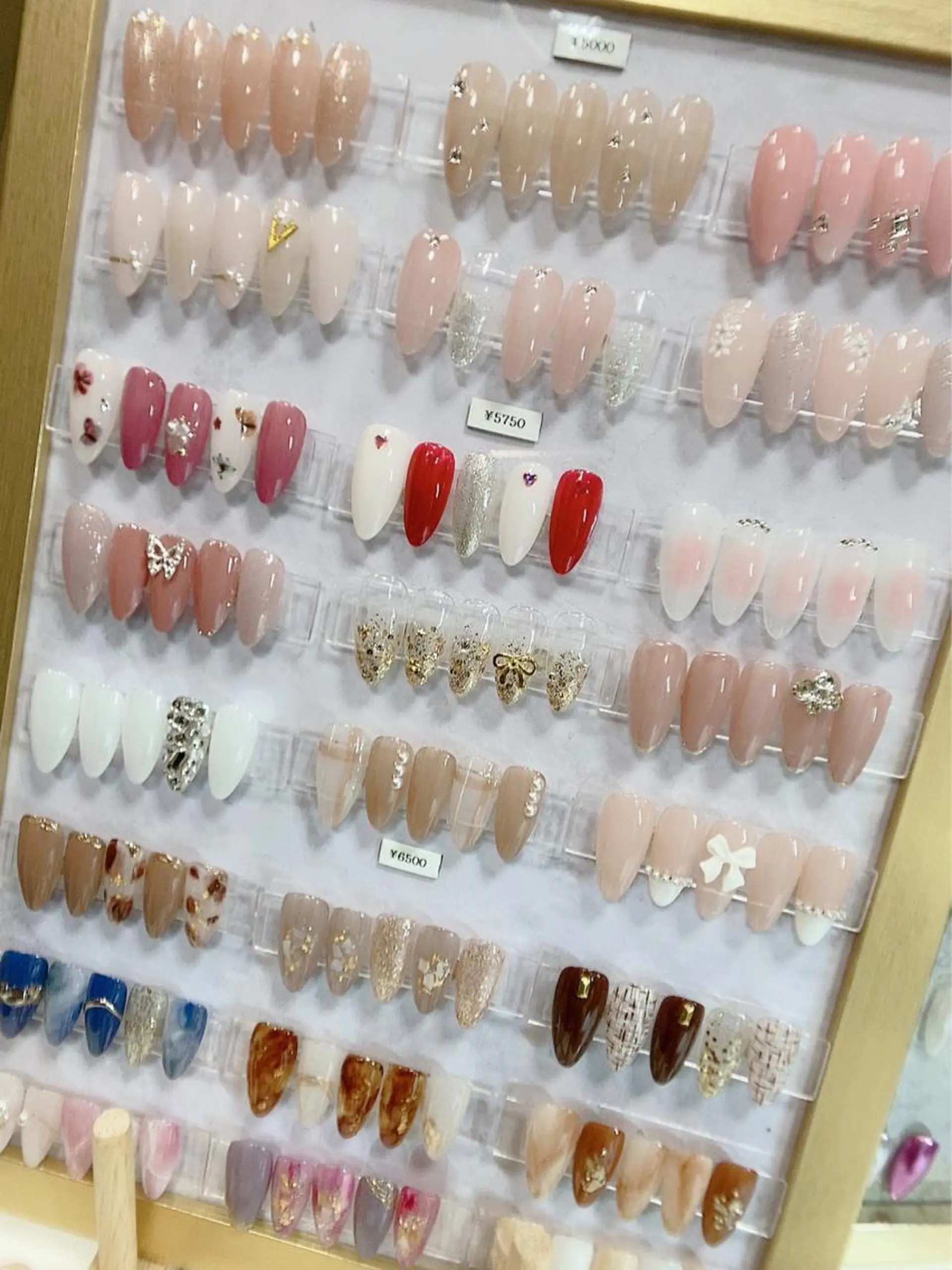 ネイル ハンドネイル ハンドケア AKI ♥︎のネイルデザイン