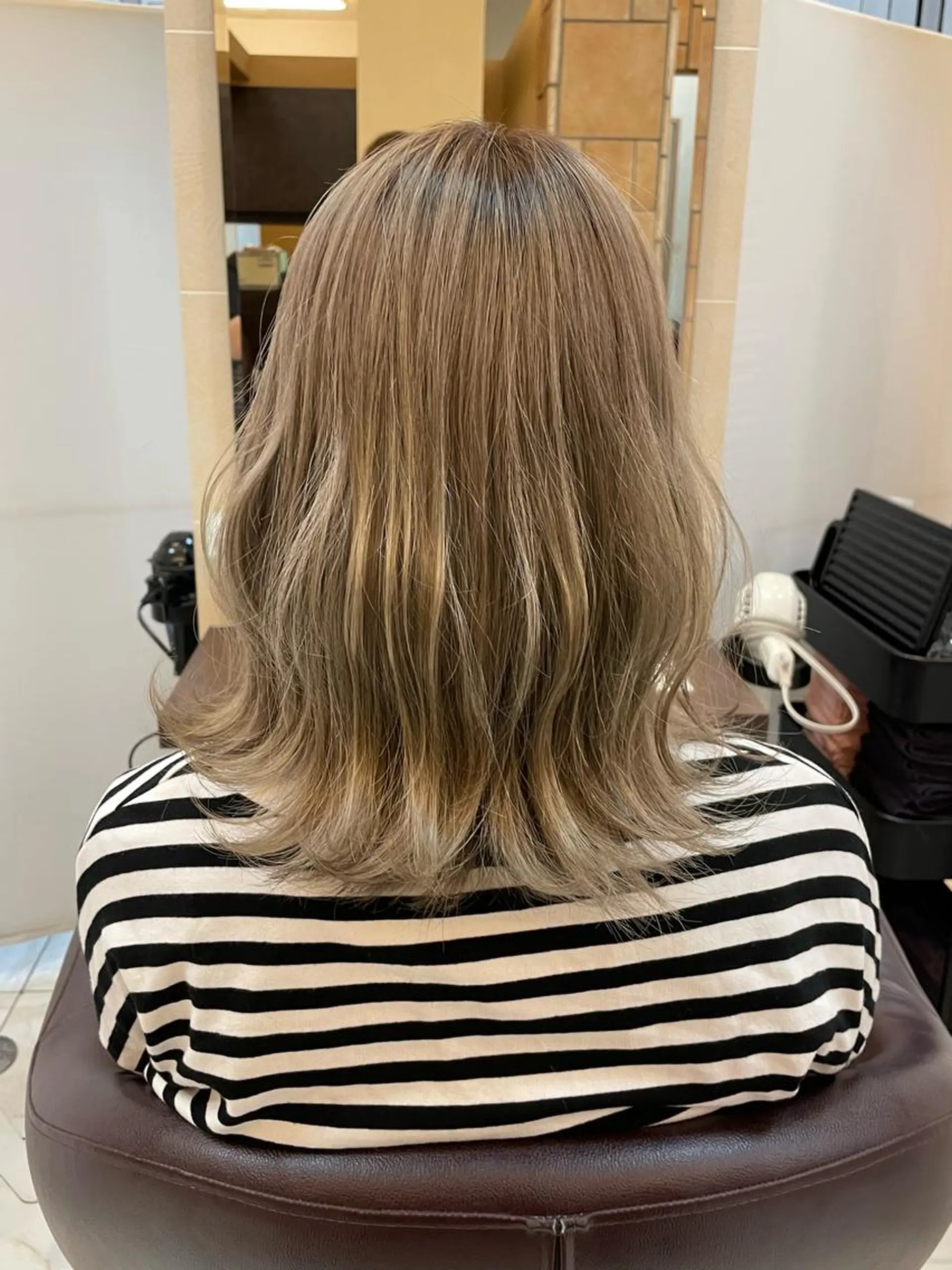 ミディアム ヘアカラー 新籾 尚哉のヘアスタイル