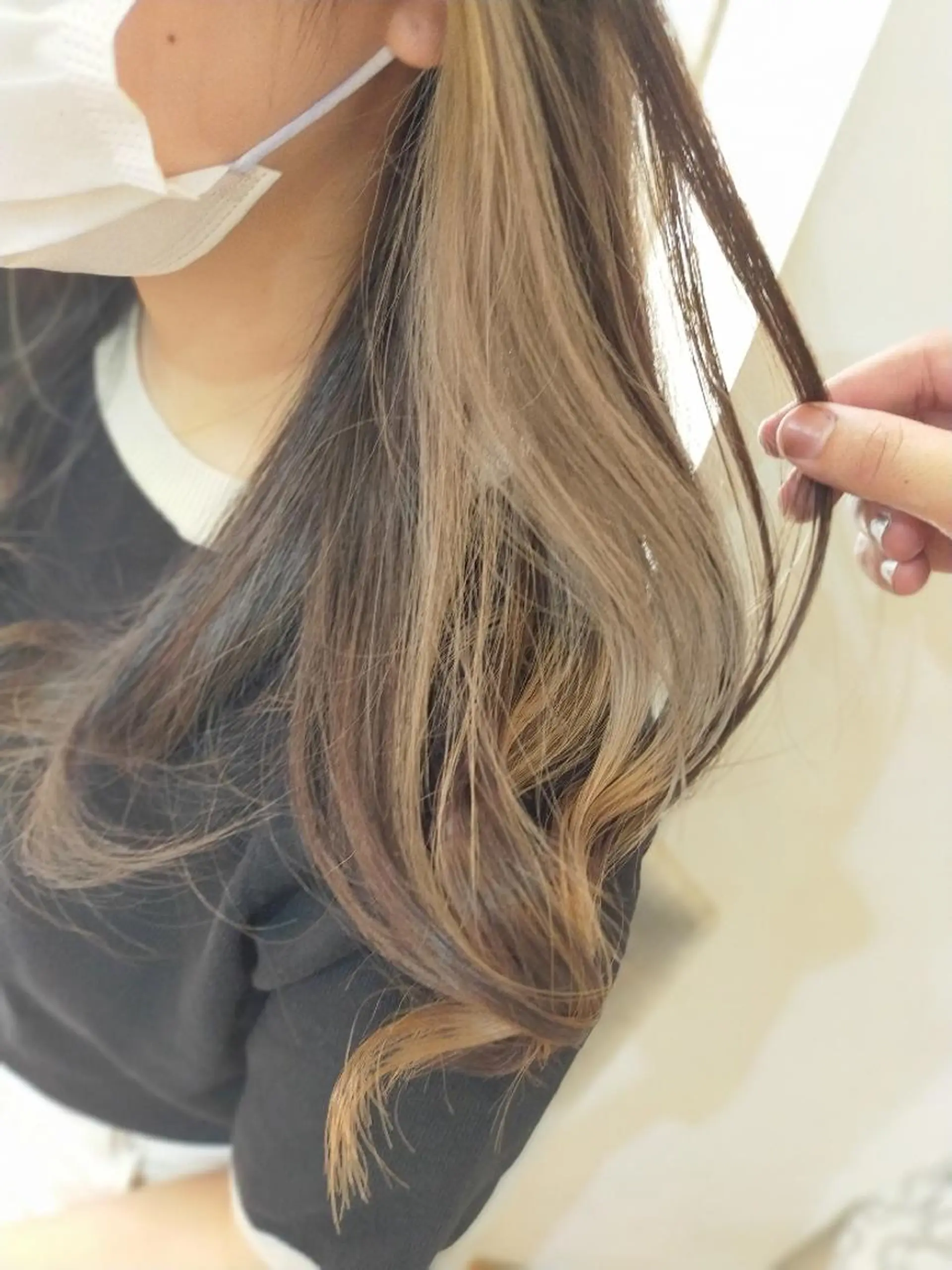 ロング カラー インナーカラー シルバー ロング Culumi所属・Culumi クルミ 松井照雄/梅田茶屋町のヘアスタイル