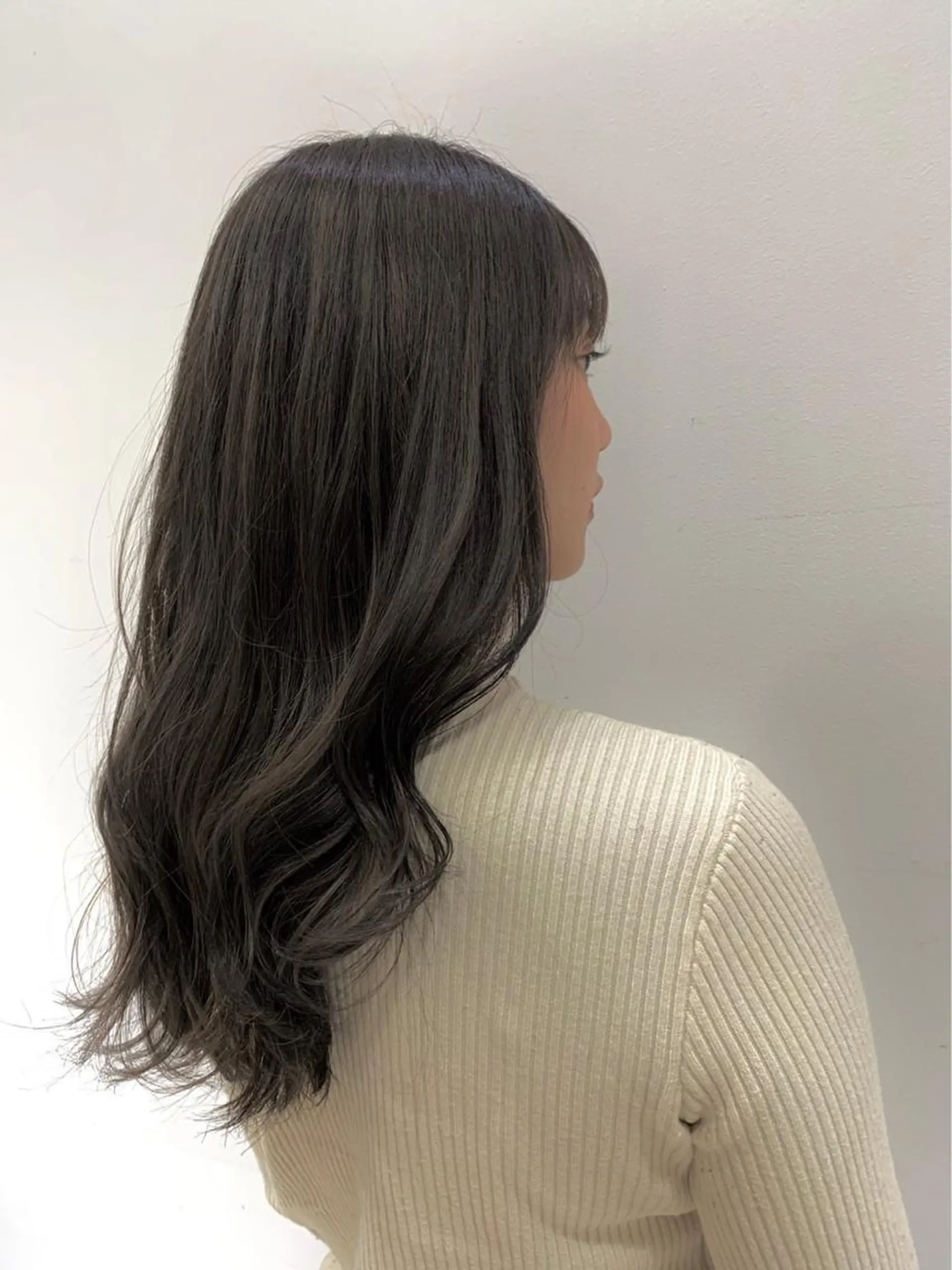 ロング カラー グレージュ 藤原 侑香のヘアスタイル