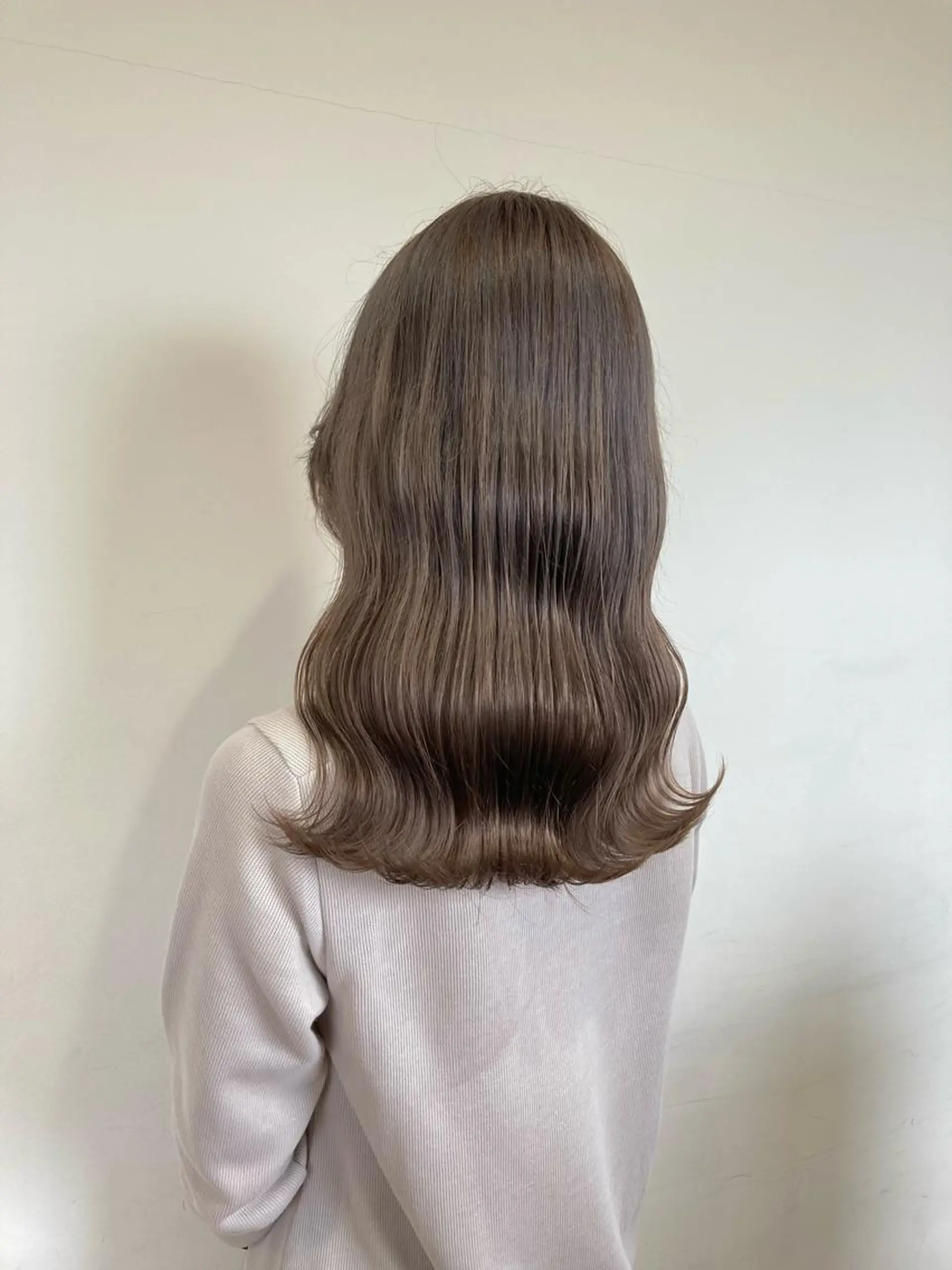 セミロング 梅山 美侑のヘアスタイル